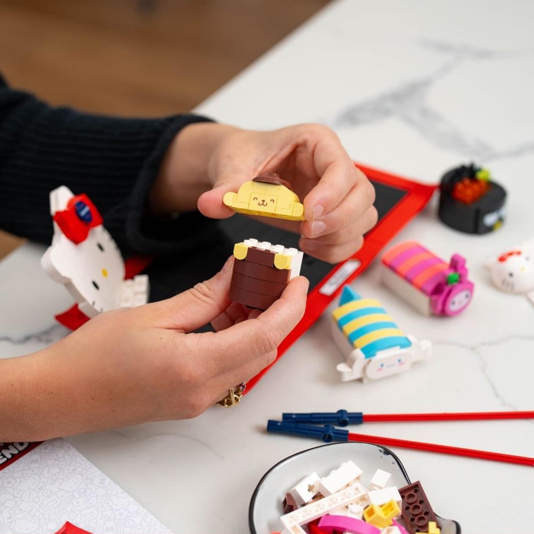Sanrio Hello Kitty Sushi Platter 383-Piece Building Set