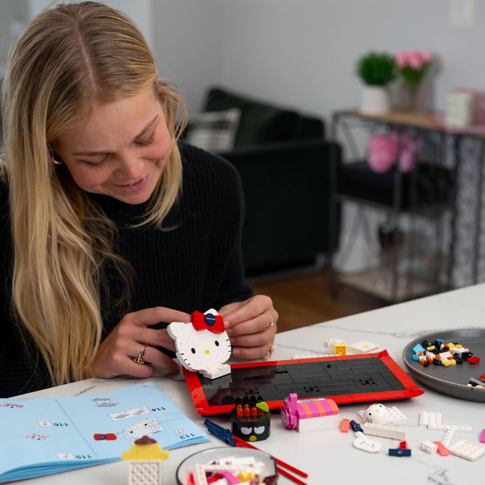 Sanrio Hello Kitty Sushi Platter 383-Piece Building Set