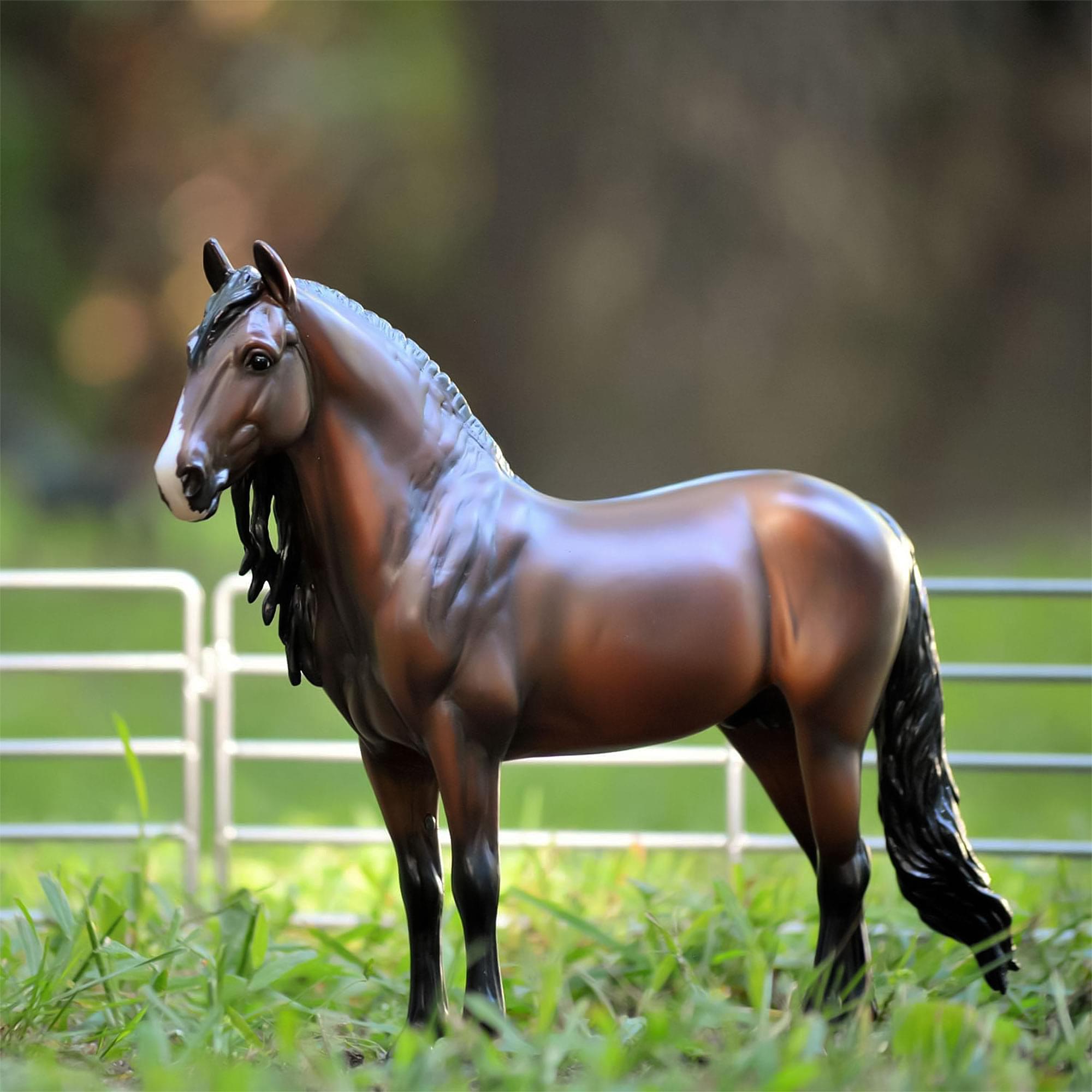 Breyer Traditional 1/9 Model Horse - Dominante XXIX