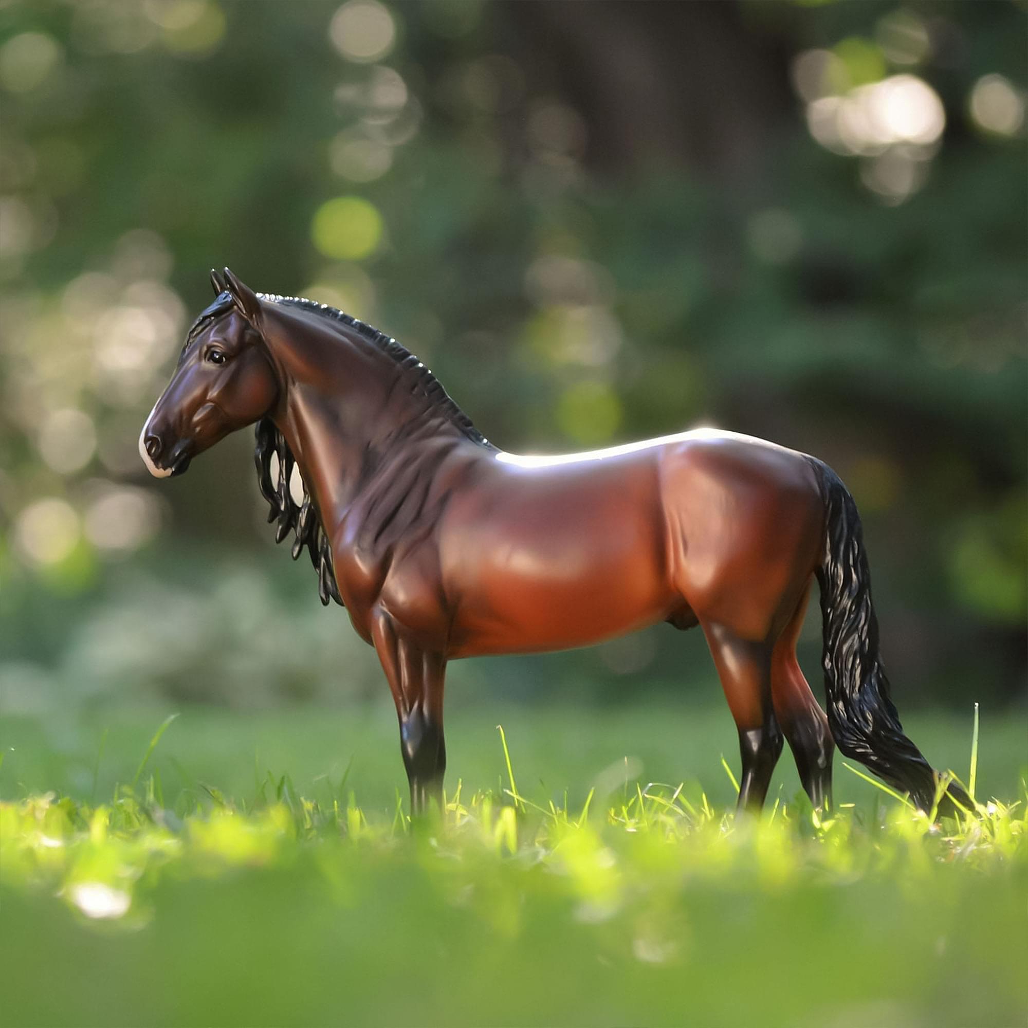 Breyer Traditional 1/9 Model Horse - Dominante XXIX