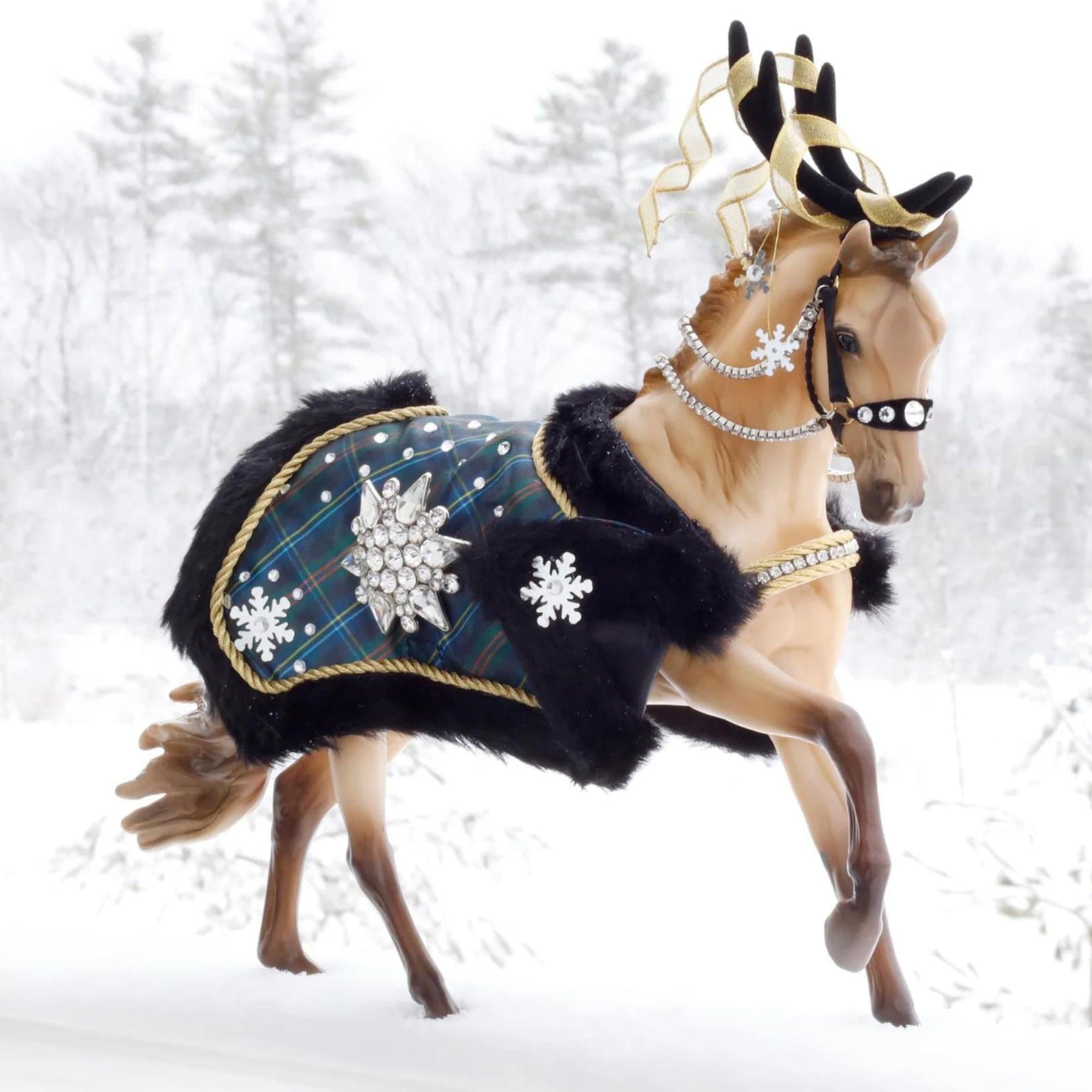 Breyer 2023 Holiday Horse | Highlander