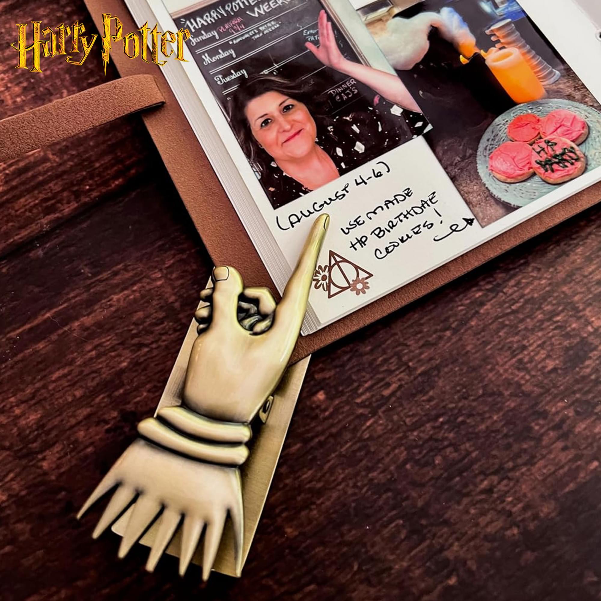 Harry Potter Flourish & Blotts Metal Hand Book Clip