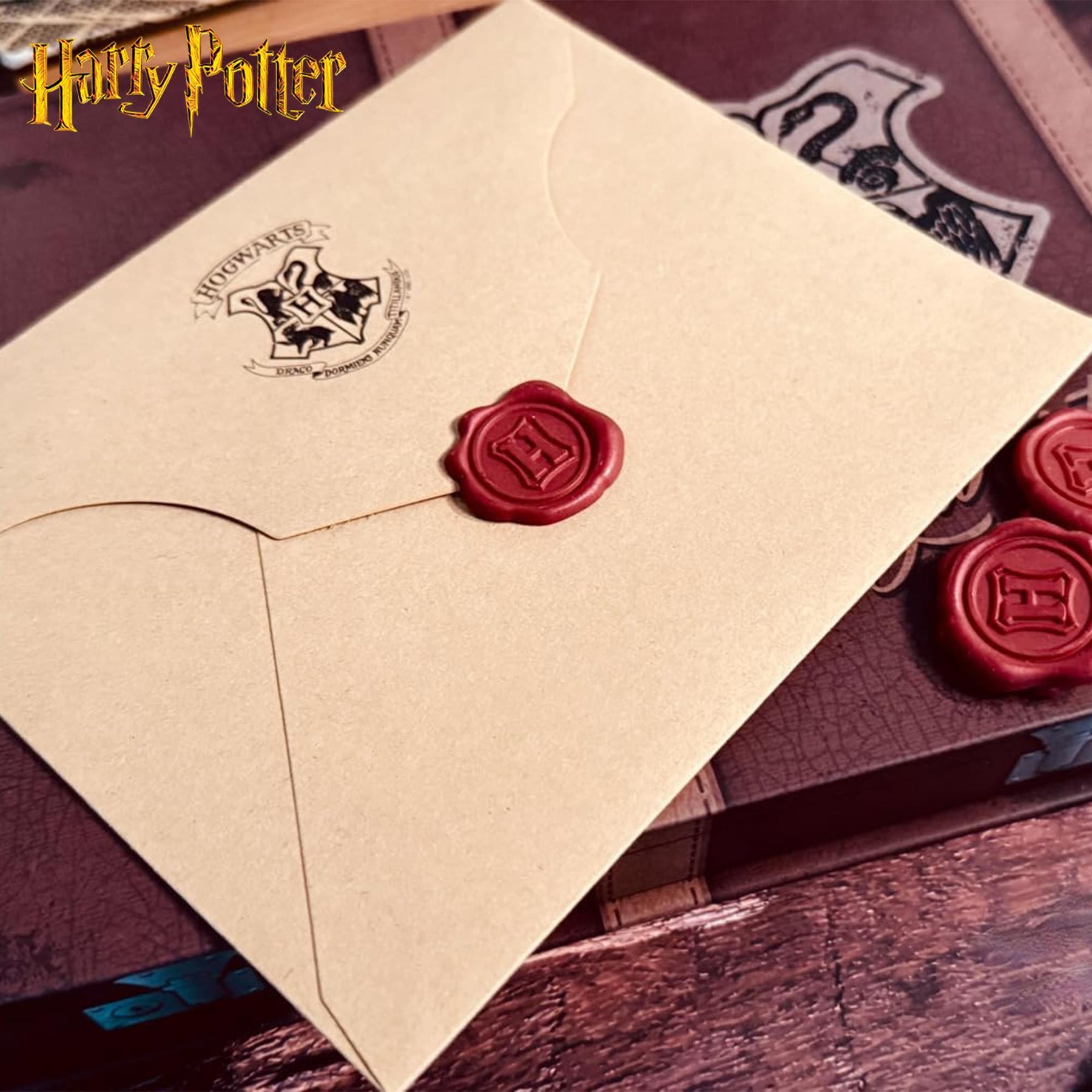 Harry Potter Hogwarts Boxed 20-Piece Stationery Set with Wax Seals & Feather Pen