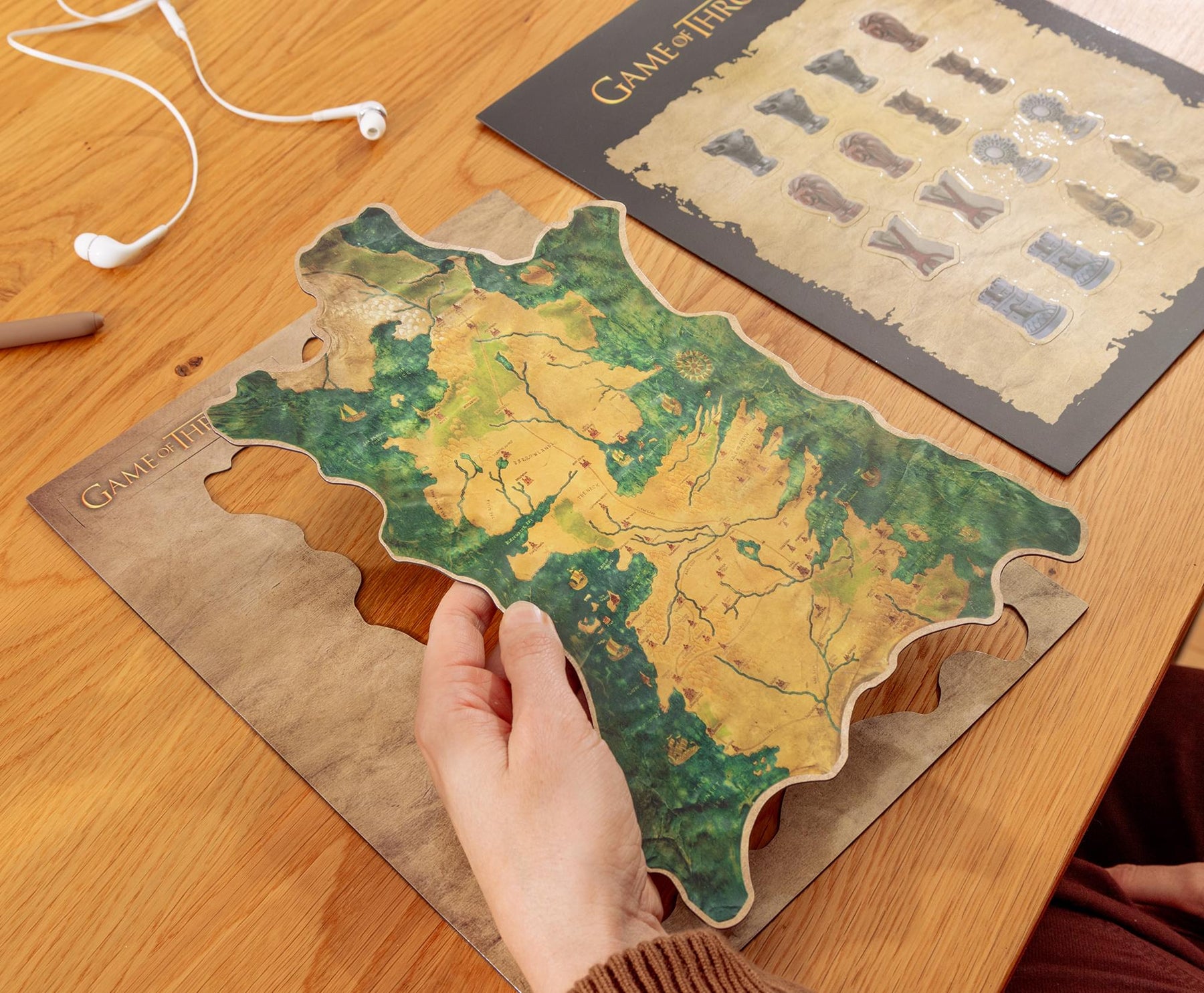 Game of Thrones Westeros Map and Markers Magnet Set