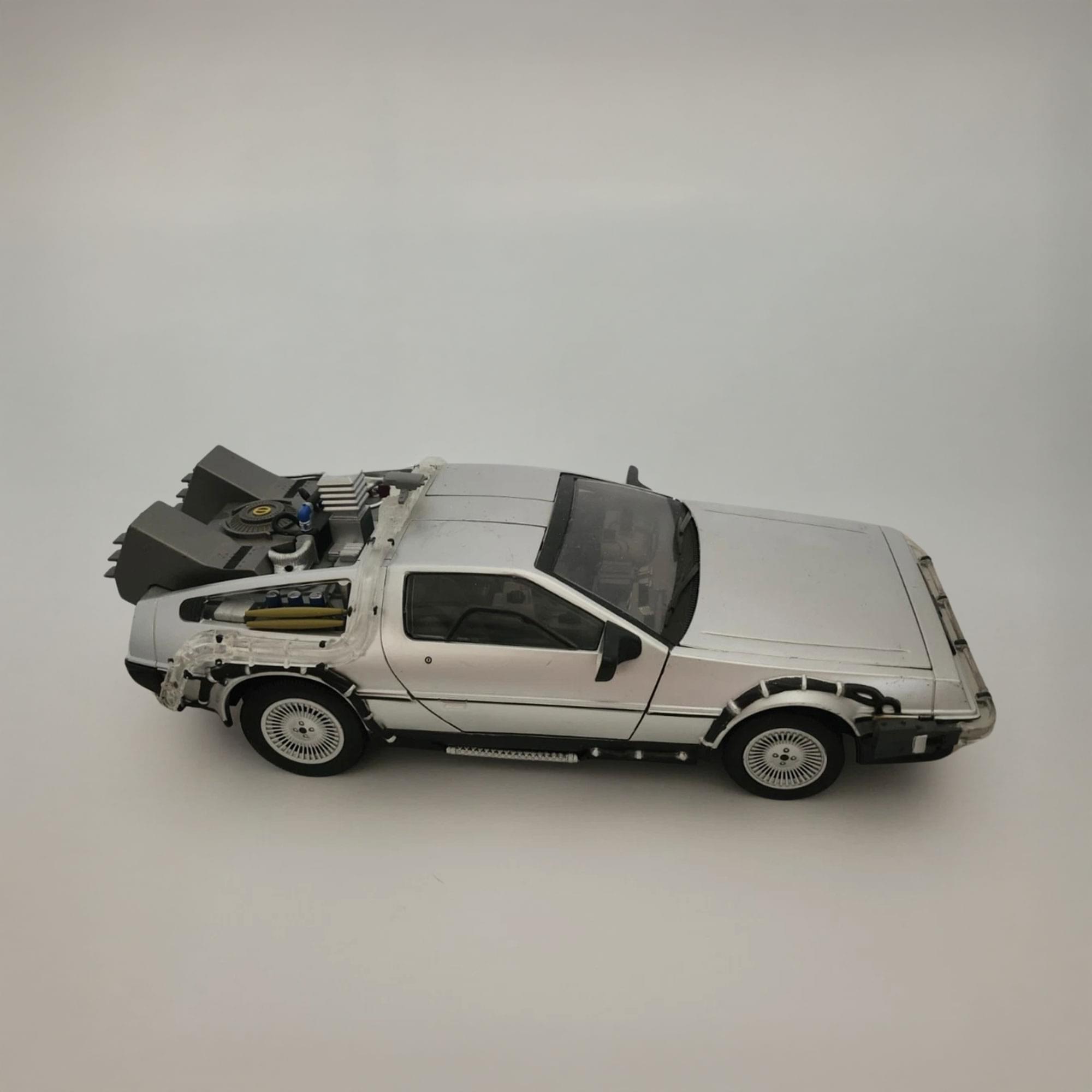 1/15 BACK TO THE FUTURE Ⅱ TIME MACHINE Back to the Future 2: 1/15th Scale Time Machine (DeLorean