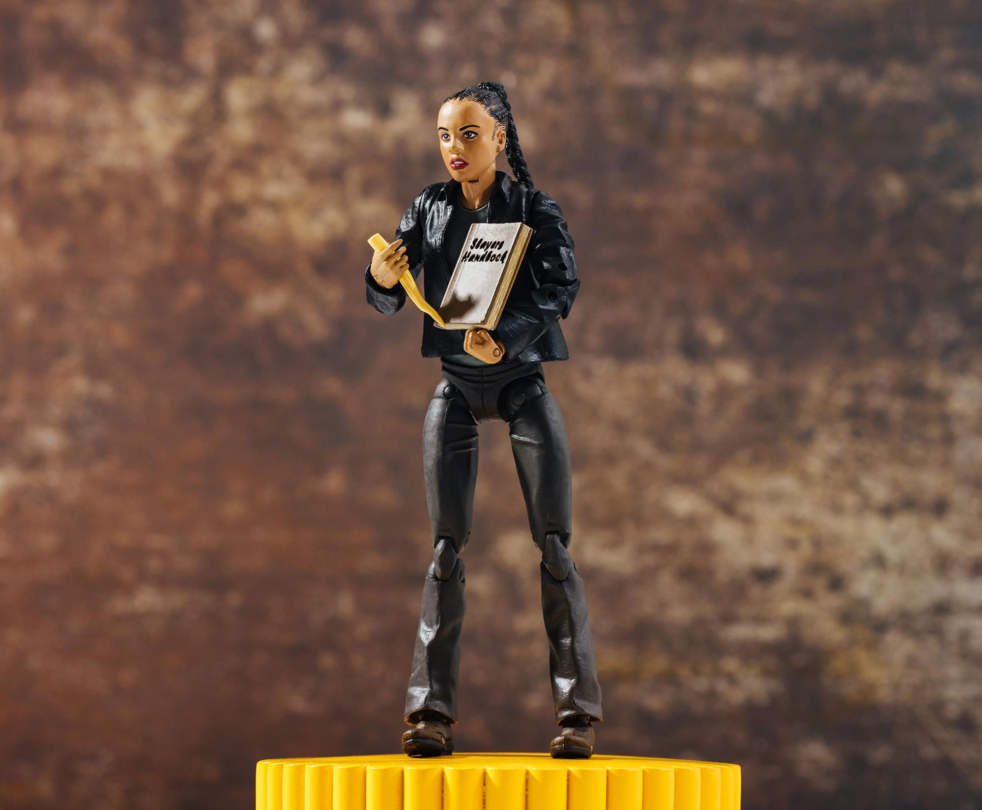 Buffy The Vampire Slayer Exclusive 6 Inch Action Figure - Becoming Kendra