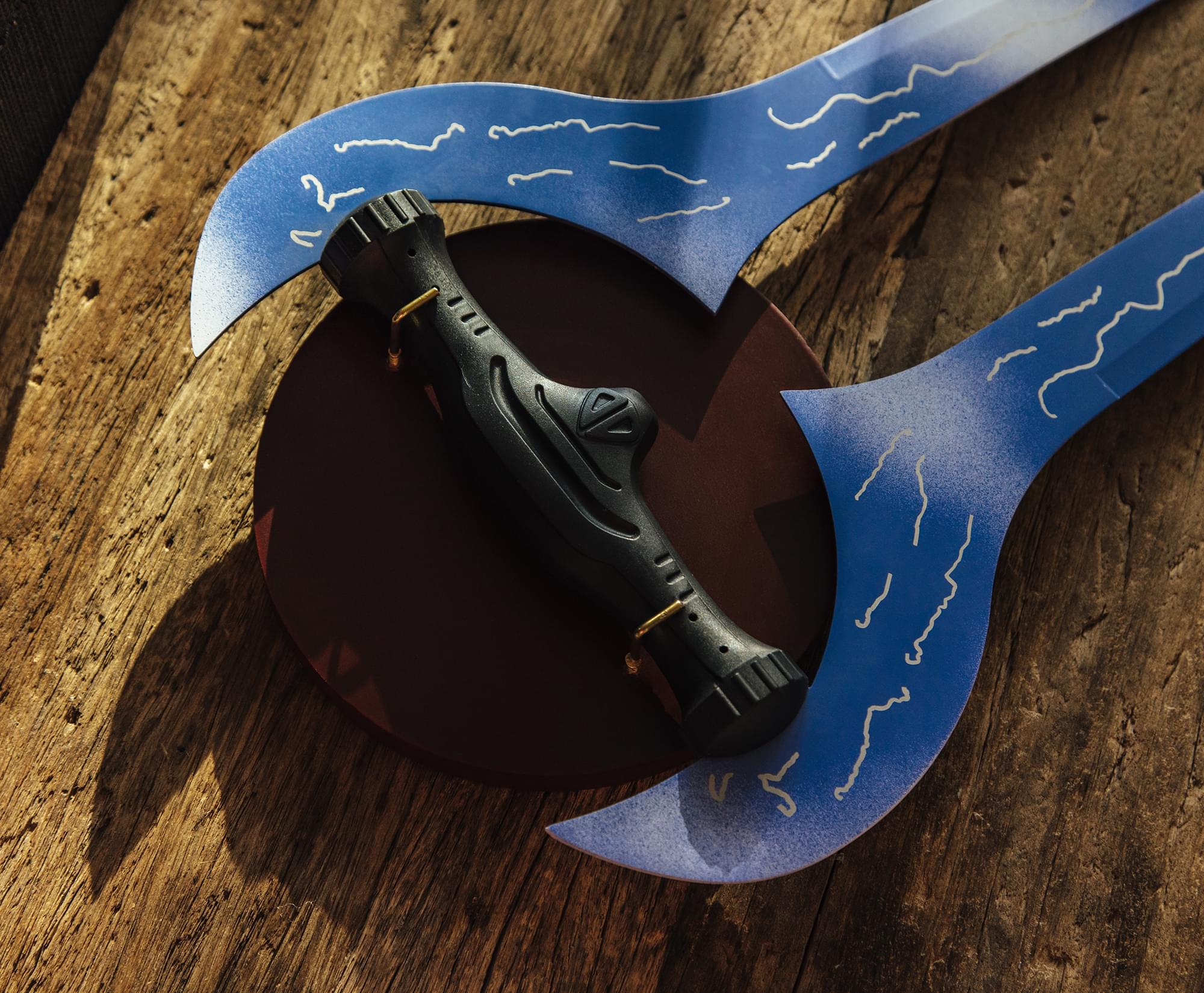 Halo Covenant Energy Sword Prop Replica w/ Wooden Wall Plaque