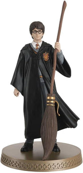 Harry Potter 1:6 Mega Statue | Harry Potter with Wand and Broomstick