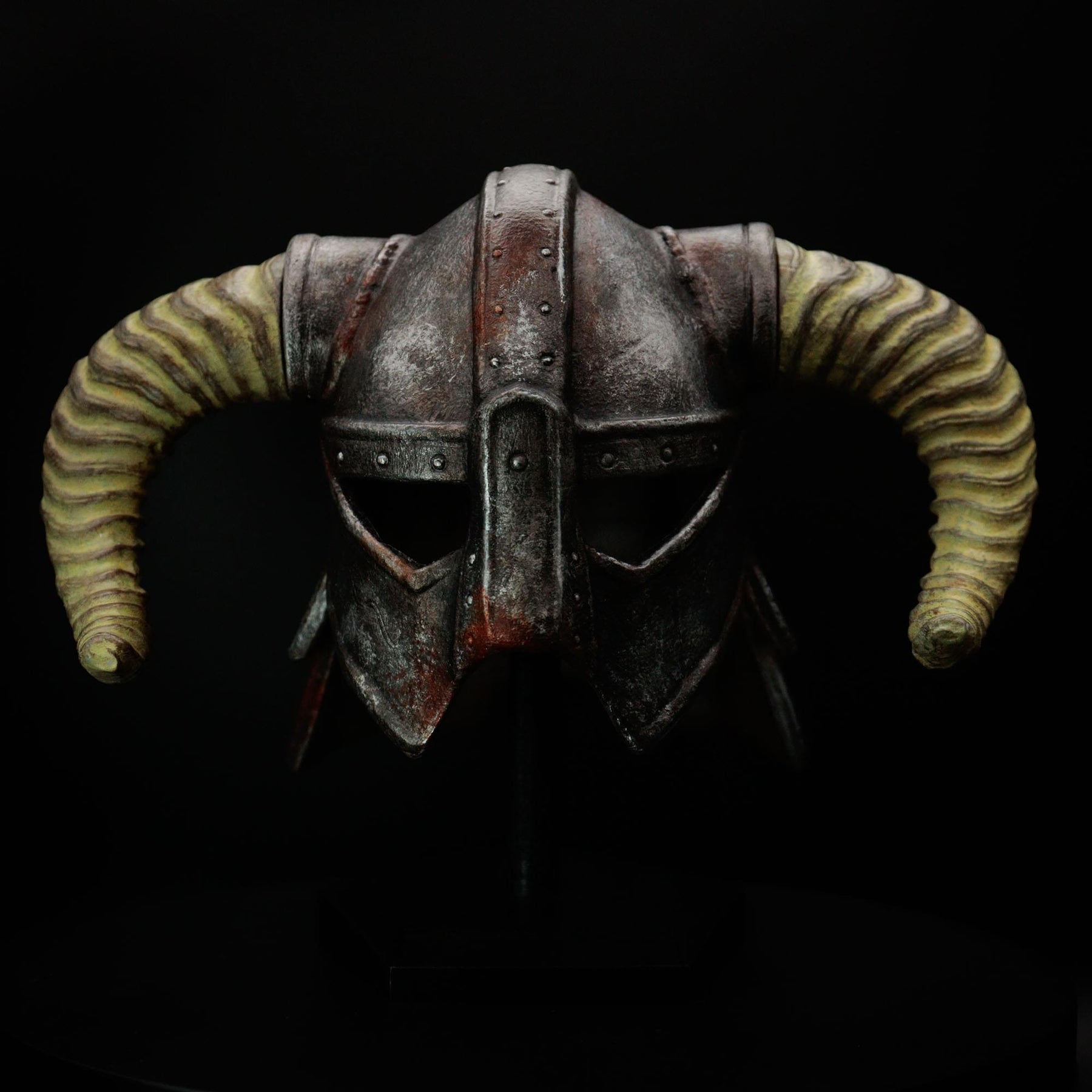 The Elder Scrolls: Skyrim Limited Edition Dragonborn Helmet Replica