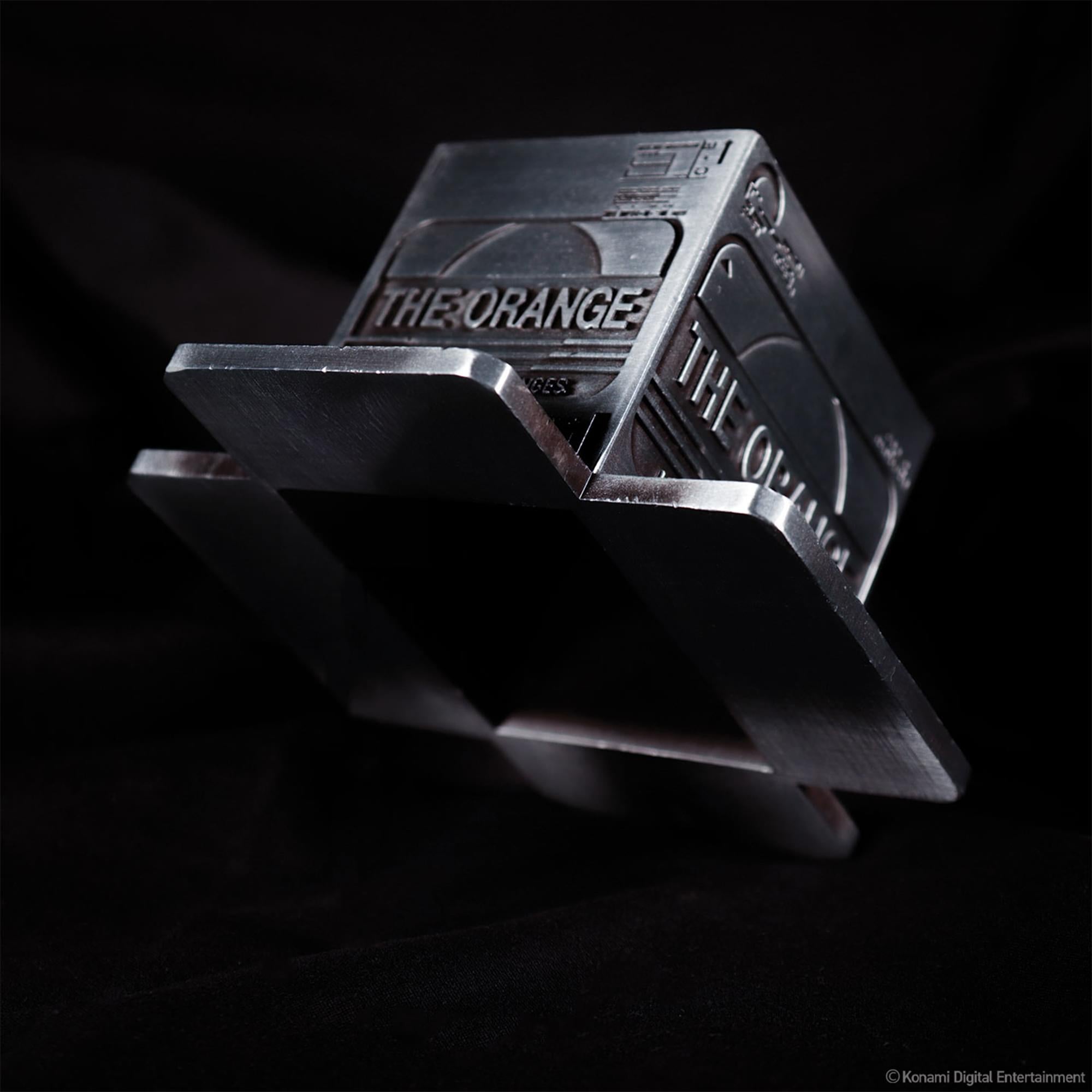 Metal Gear Solid 2 Metal Replica Cardboard Box