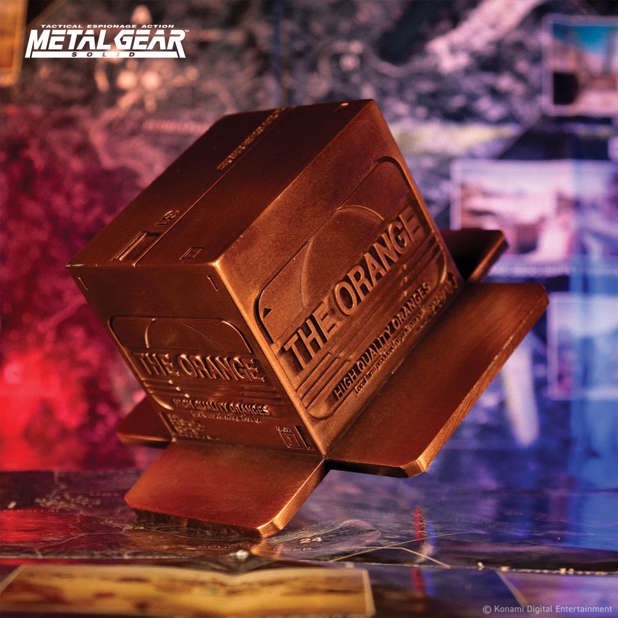 Metal Gear Solid 2 Antique Gold-Plated Metal Cardboard Box Replica