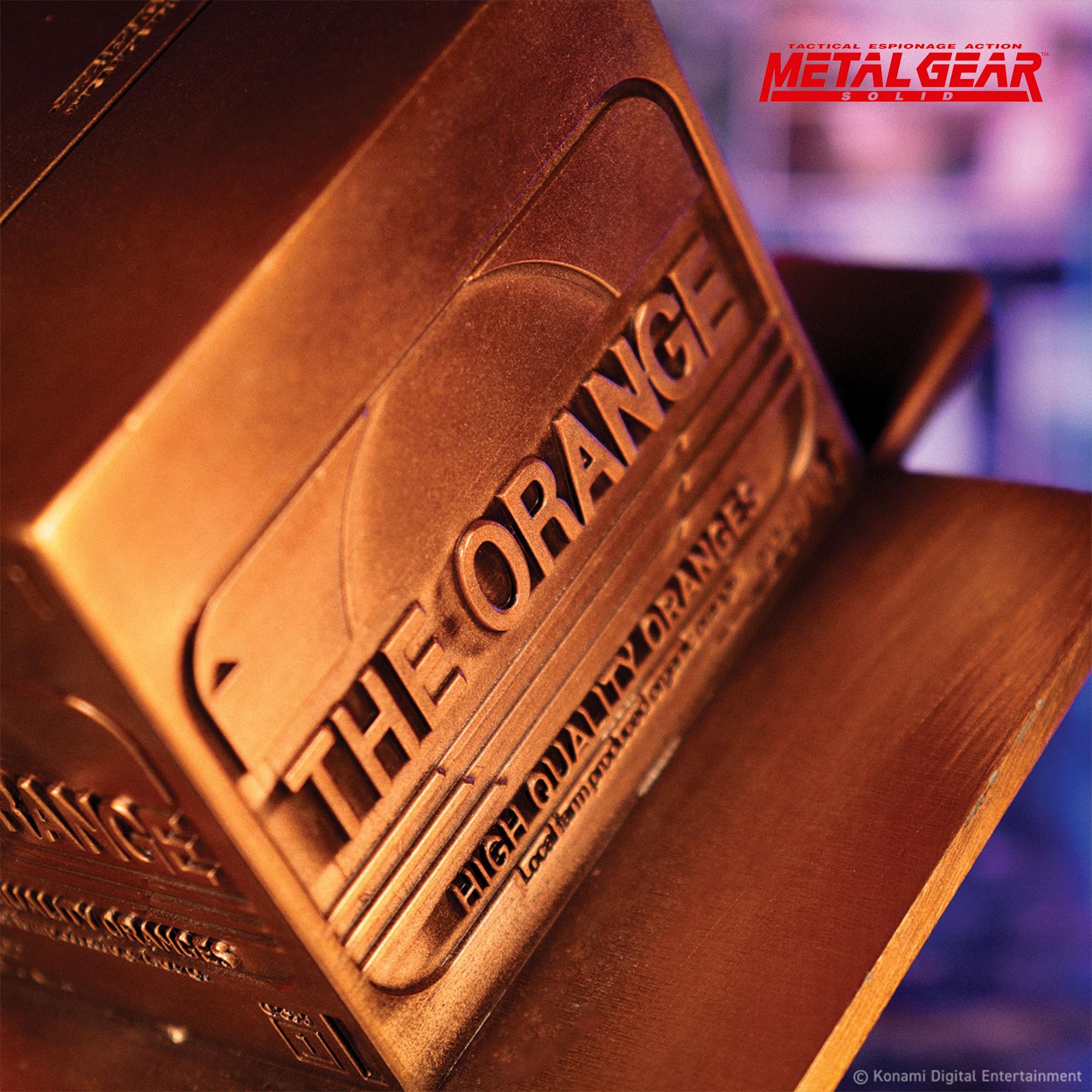 Metal Gear Solid 2 Antique Gold-Plated Metal Cardboard Box Replica