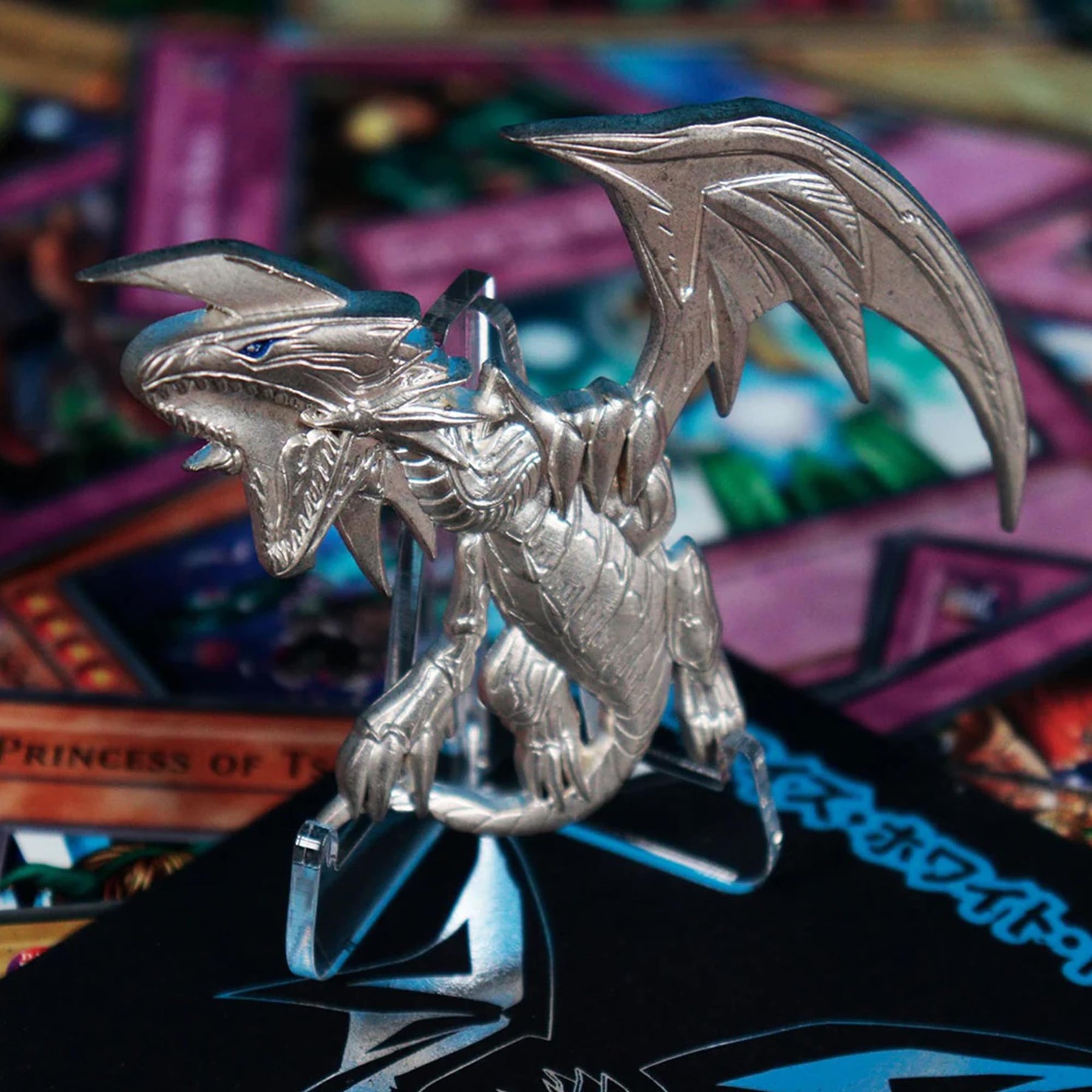 Yu-Gi-Oh! Limited Edition .999 Silver Plated Pin Badge | Blue Eyes White Dragon