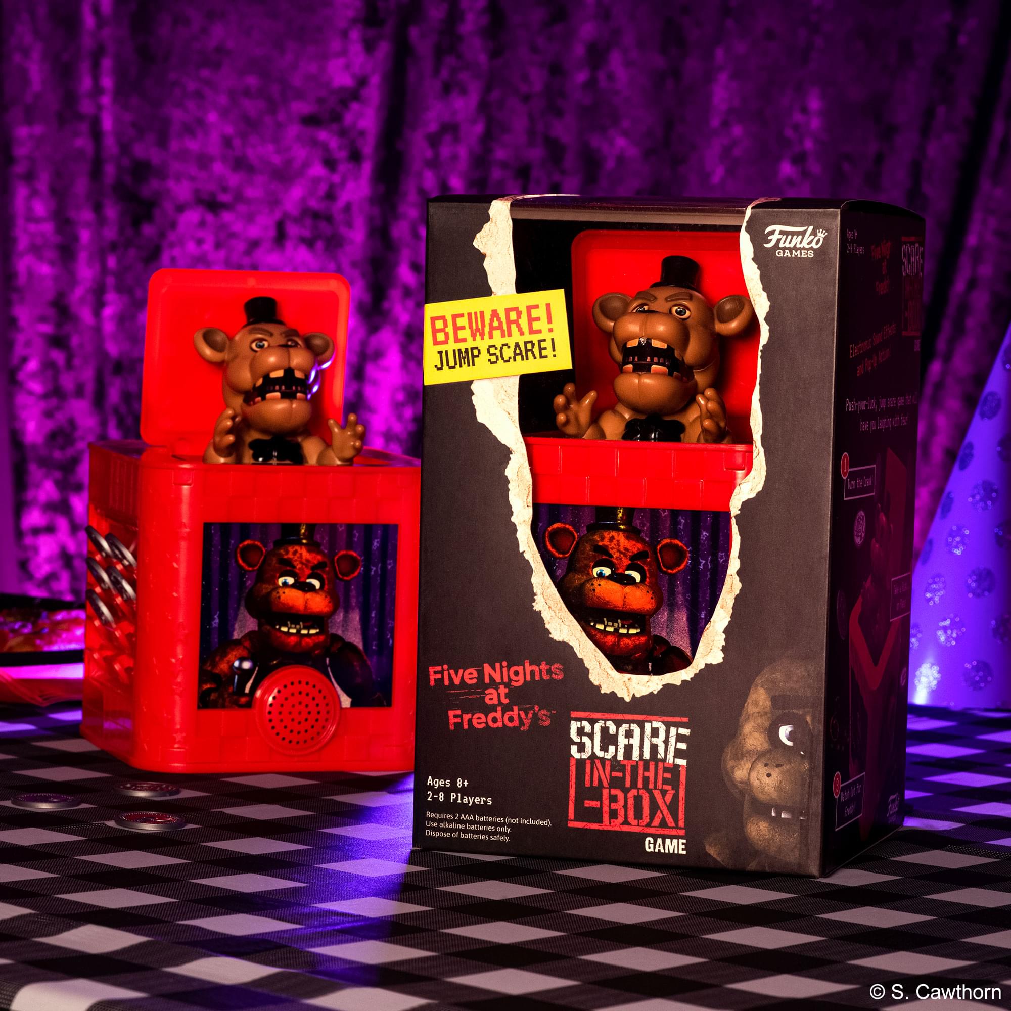 Five Nights at Freddys Funko Scare-in-The-Box Game Free Shipping
