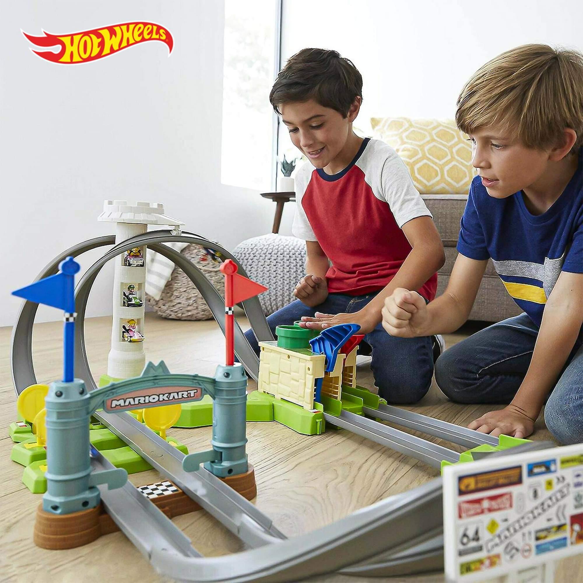Hot Wheels Mario Kart Circuit Lite Track Set