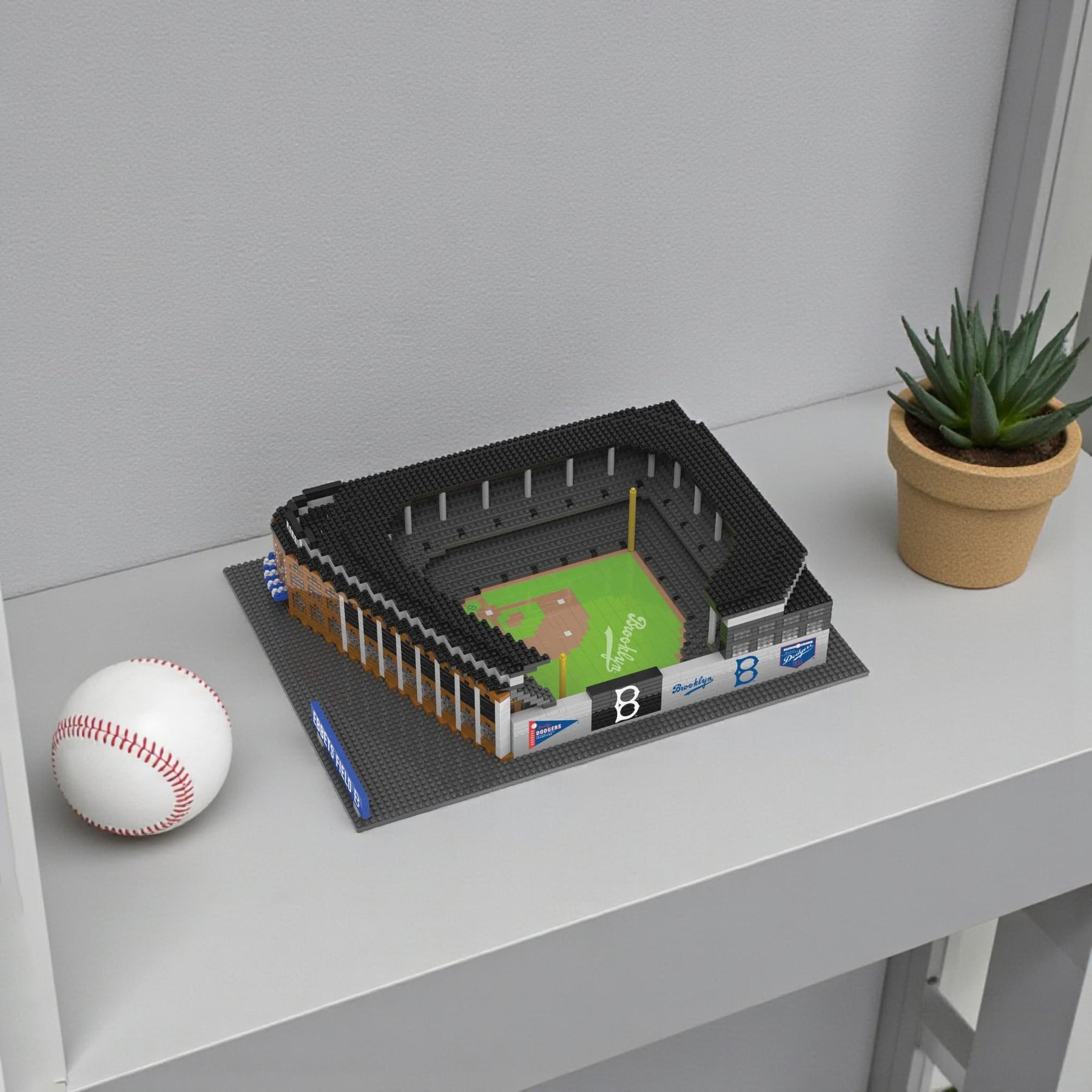 LA Dodgers MLB BRXLZ Stadium 3045-Piece Building Block Set