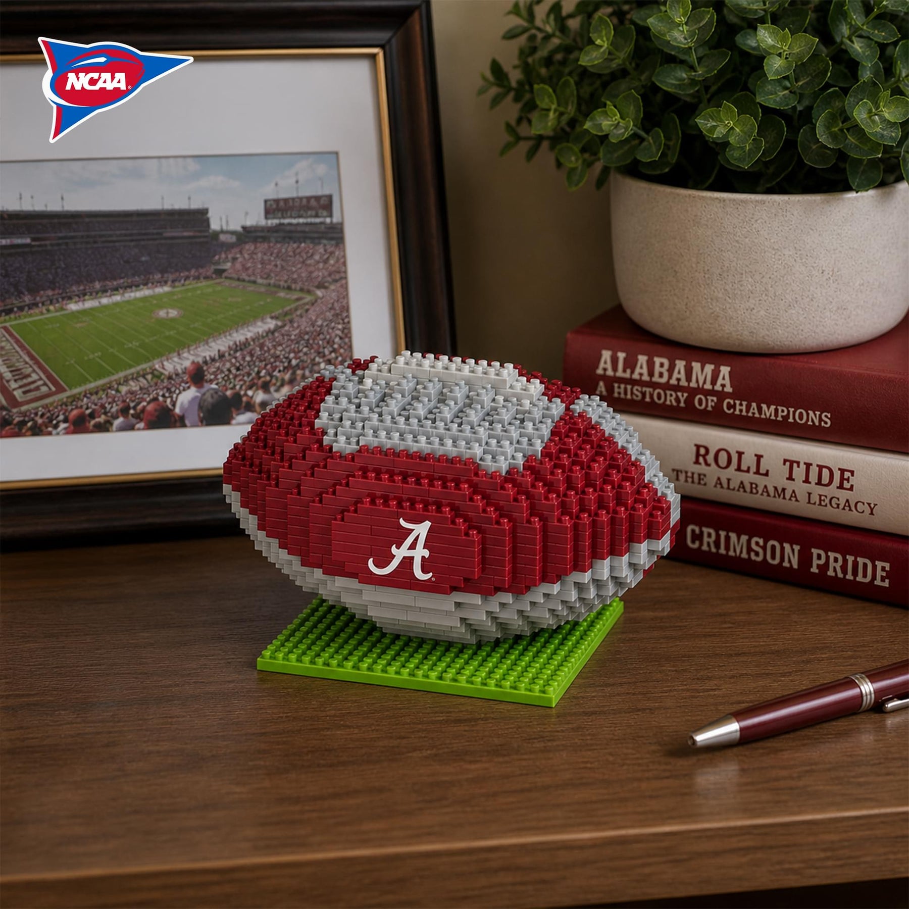 Alabama Crimson Tide NCAA Brxlz Football 704-Piece Building Block Set