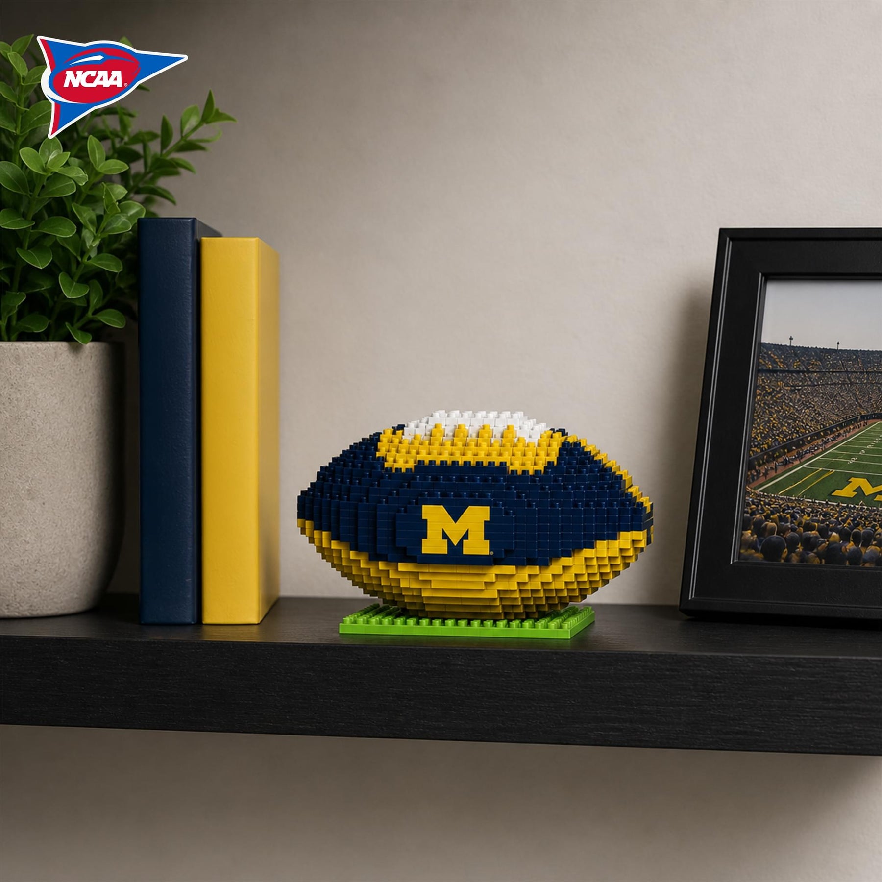 Michigan Wolverines NCAA Brxlz Football 704-Piece Building Block Set