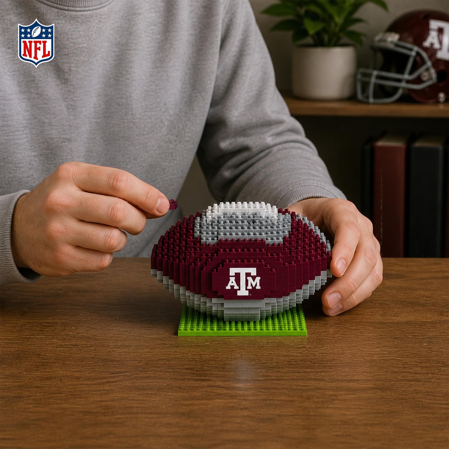 Texas A&M Aggies NCAA Brxlz Football 704-Piece Building Block Set