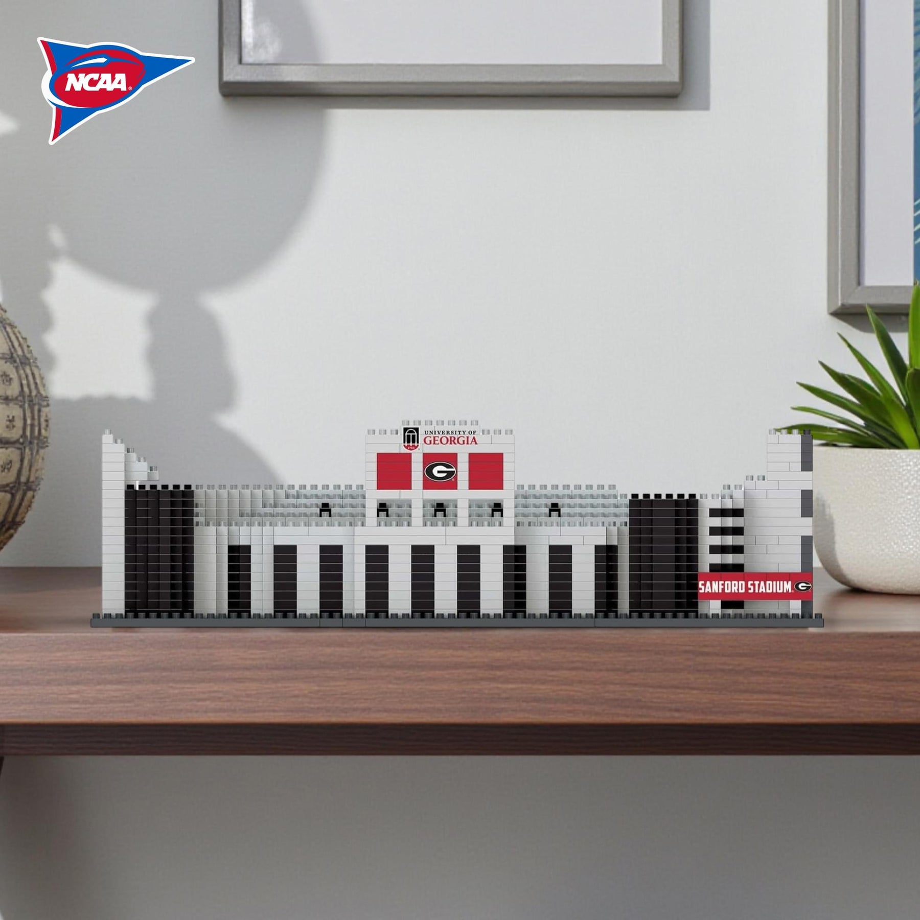Georgia Bulldogs NCAA BRXLZ Stadium 2484-Piece Building Block Set
