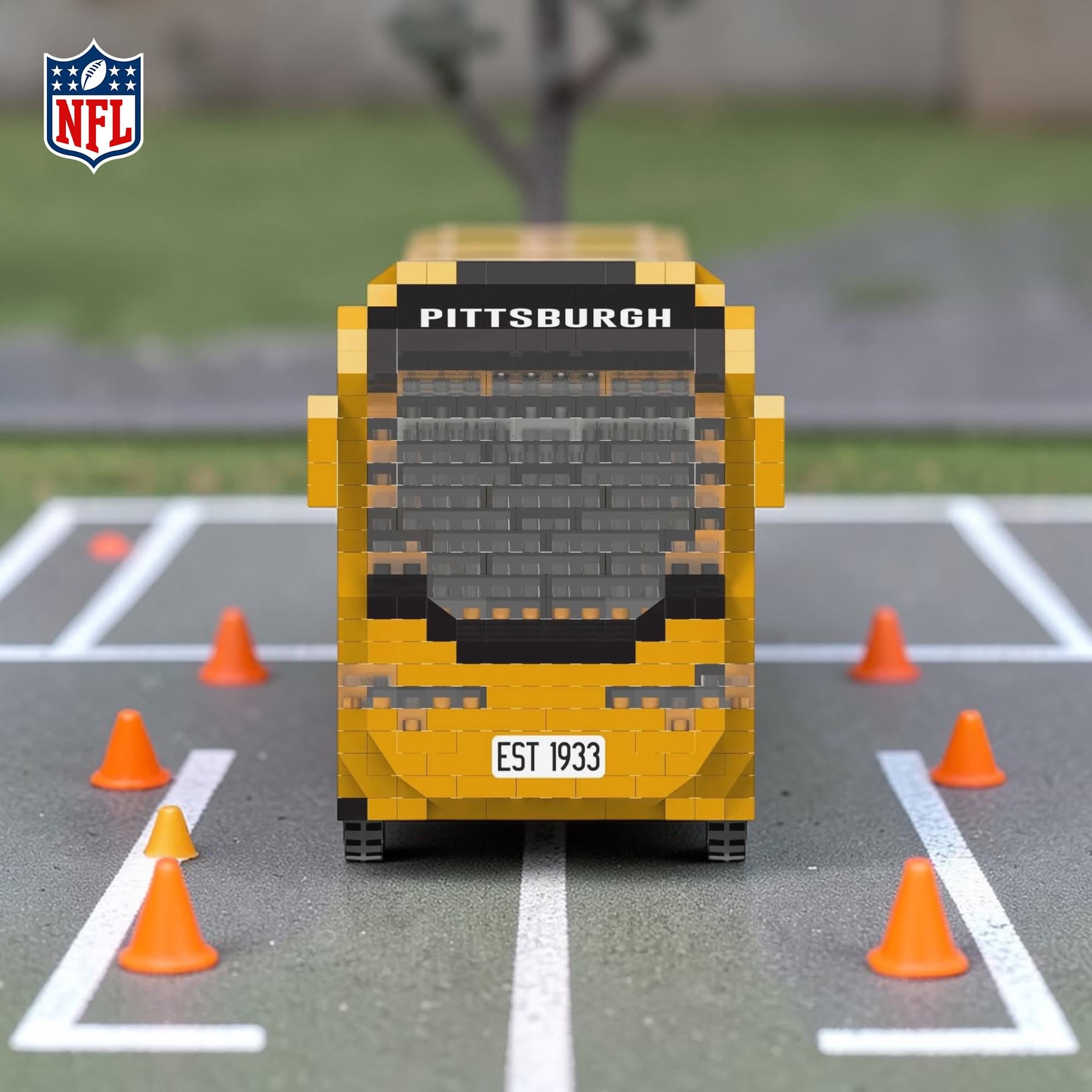 Pittsburgh Steelers NFL BRXLZ Team Bus 1235-Piece Building Block Set