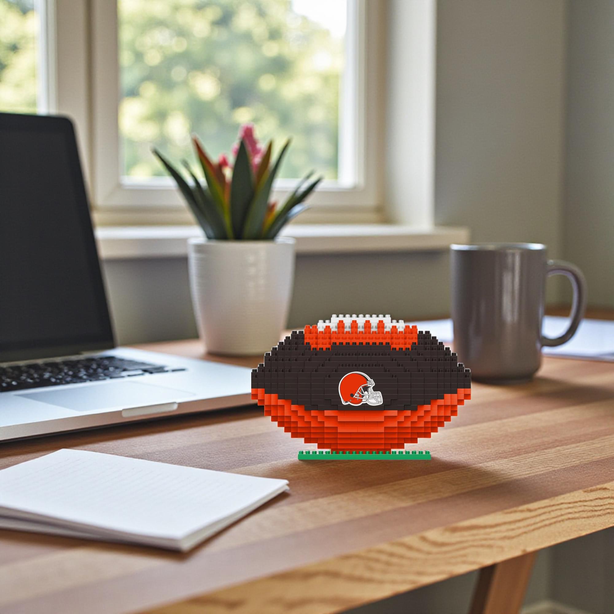 Cleveland Browns NFL BRXLZ Football 704-Piece Building Block Set