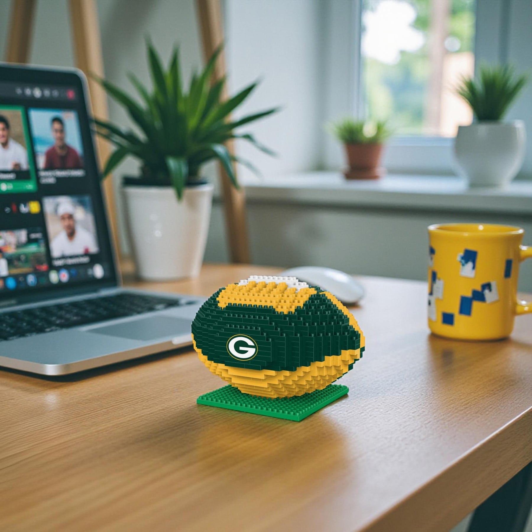 Green Bay Packers NFL BRXLZ Football 704-Piece Building Block Set