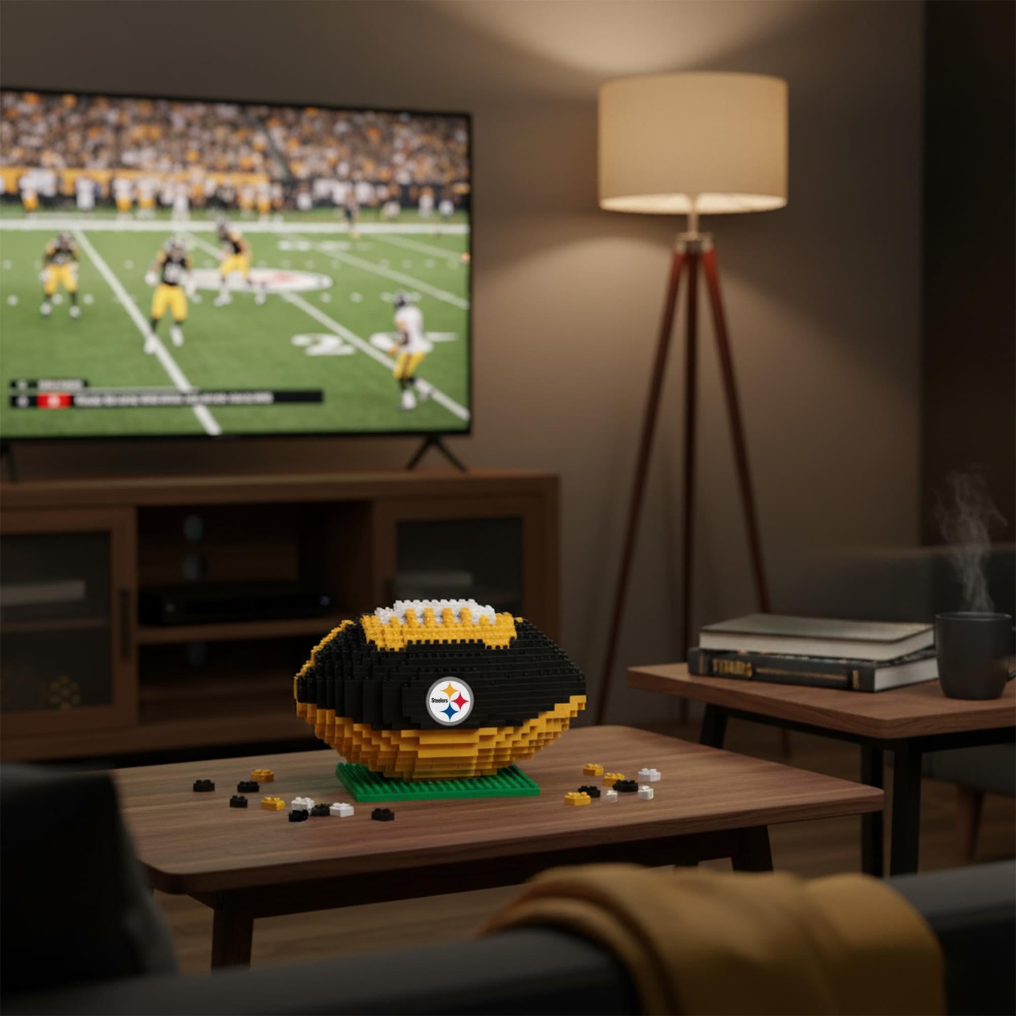 Pittsburgh Steelers NFL BRXLZ Football 704-Piece Building Block Set