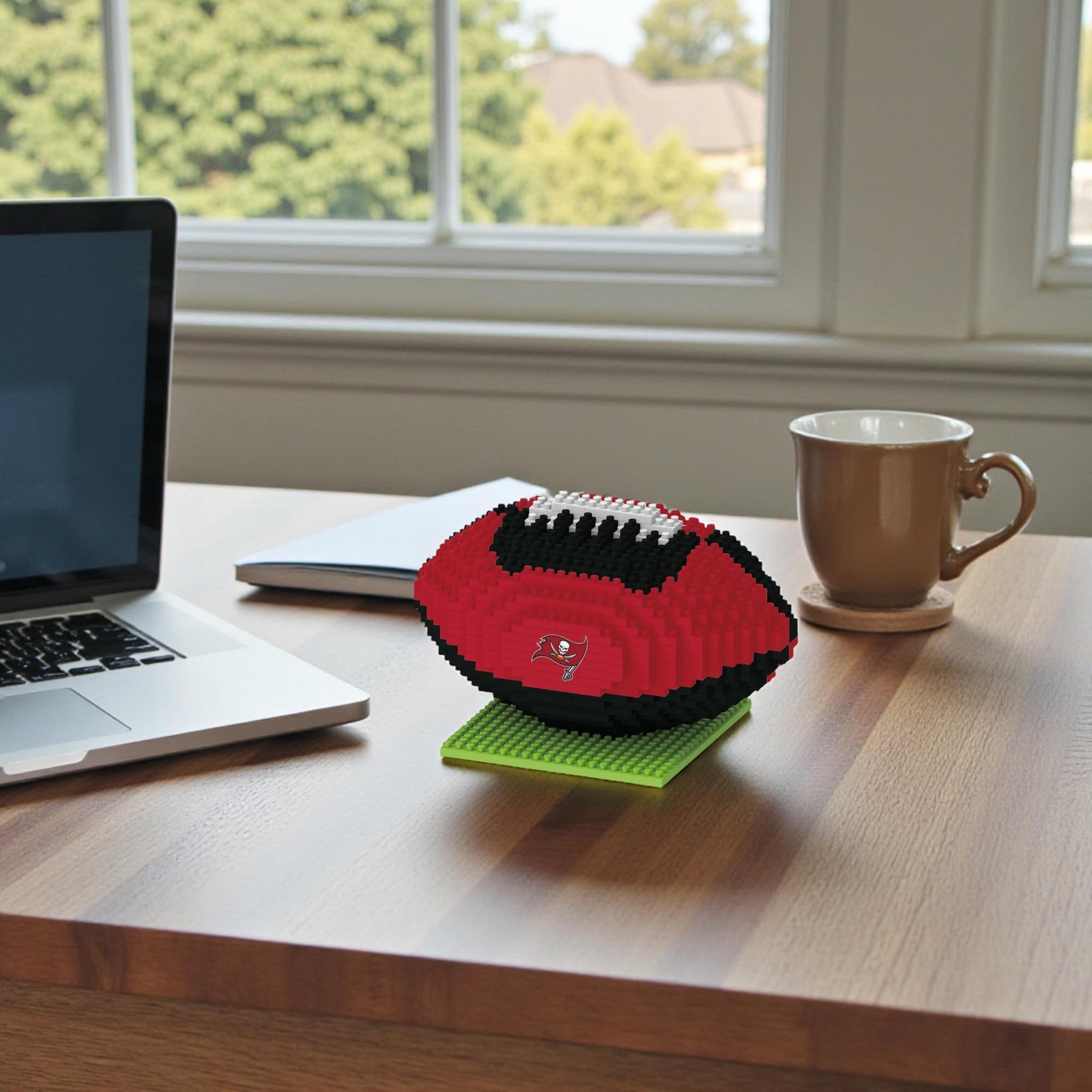 Tampa Bay Buccaneers NFL BRXLZ Football 704-Piece Building Block Set