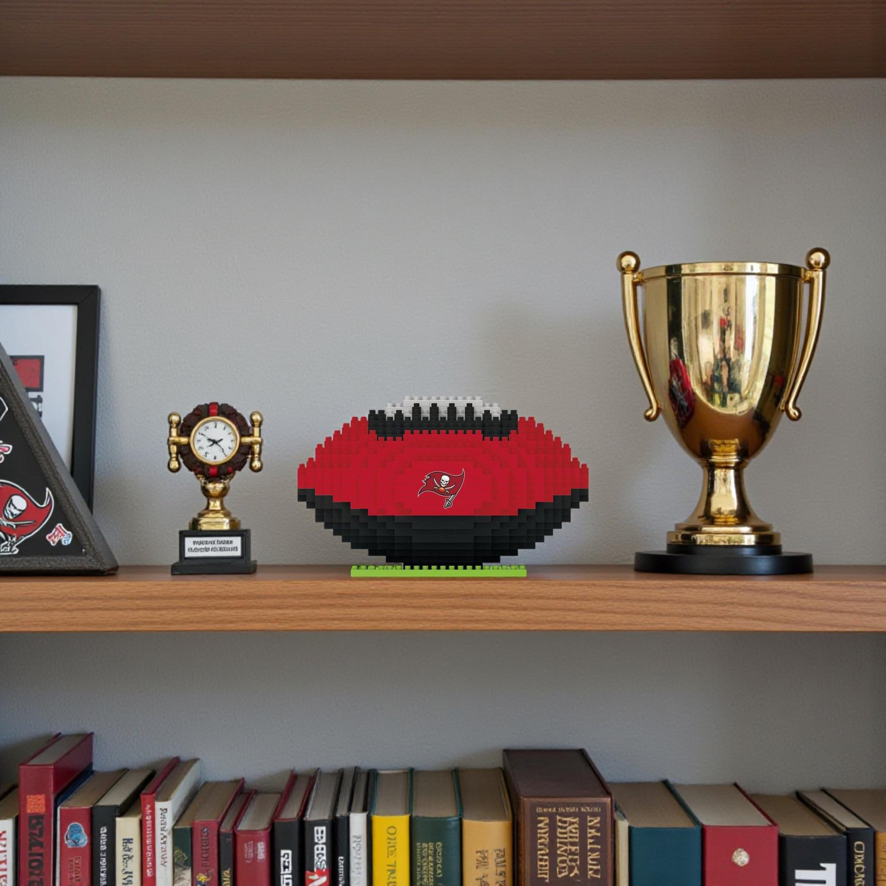 Tampa Bay Buccaneers NFL BRXLZ Football 704-Piece Building Block Set