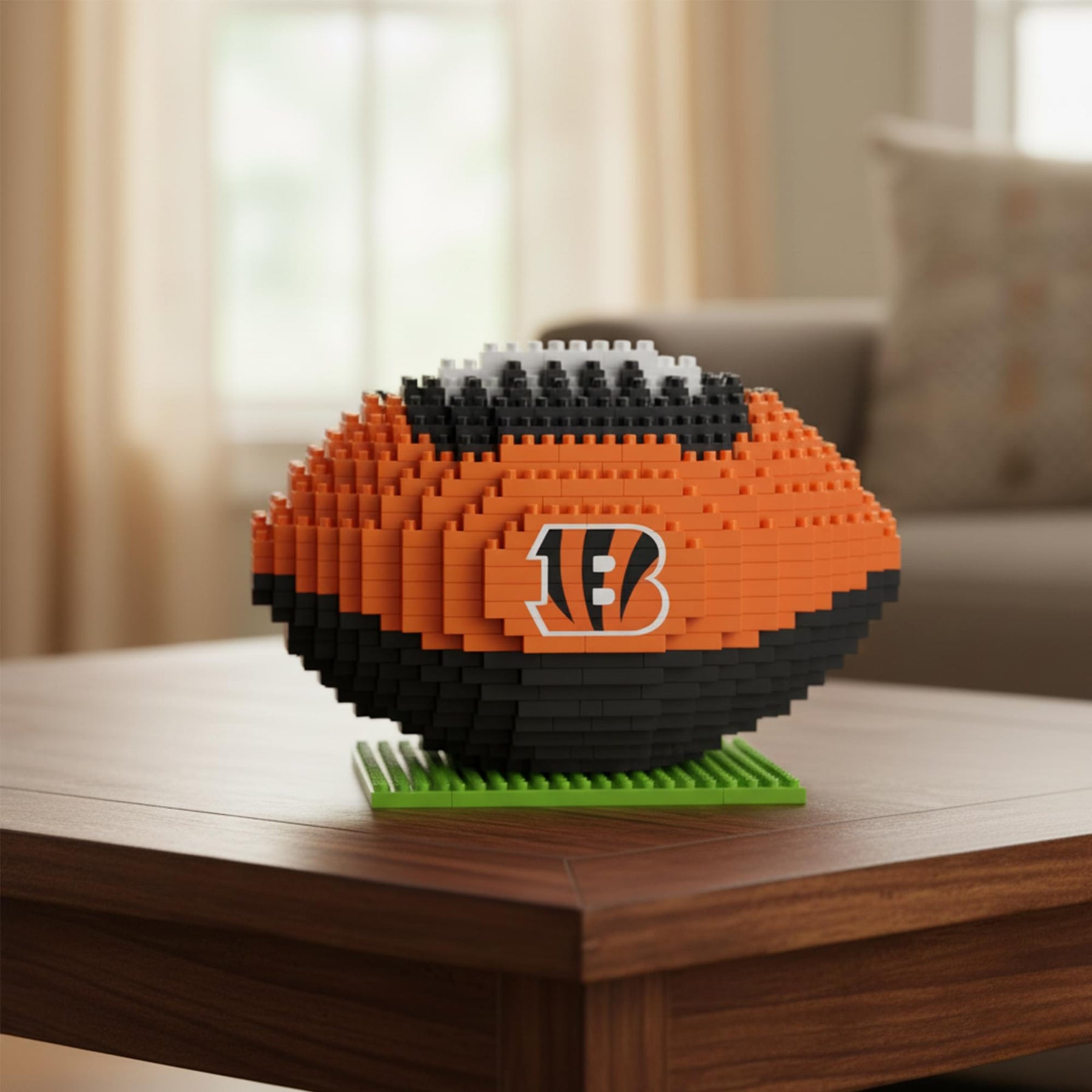 Cincinnati Bengals NFL BRXLZ Football 704-Piece Building Block Set