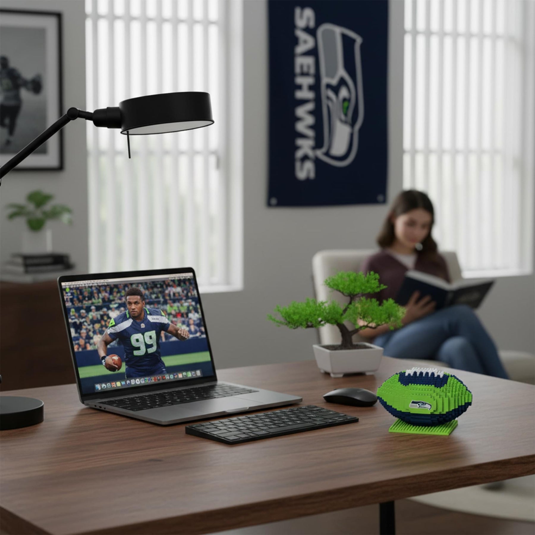 Seattle Seahawks NFL BRXLZ Football 704-Piece Building Block Set