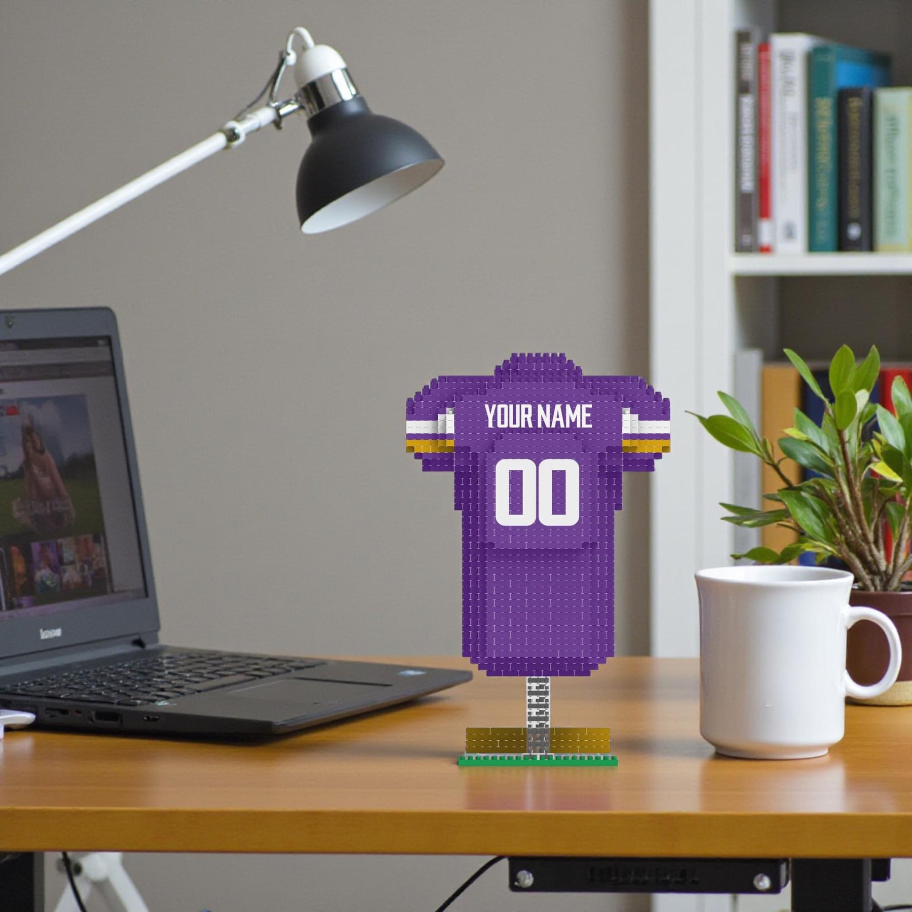 Minnesota Vikings NFL BRXLZ Jersey 947-Piece Building Block Set