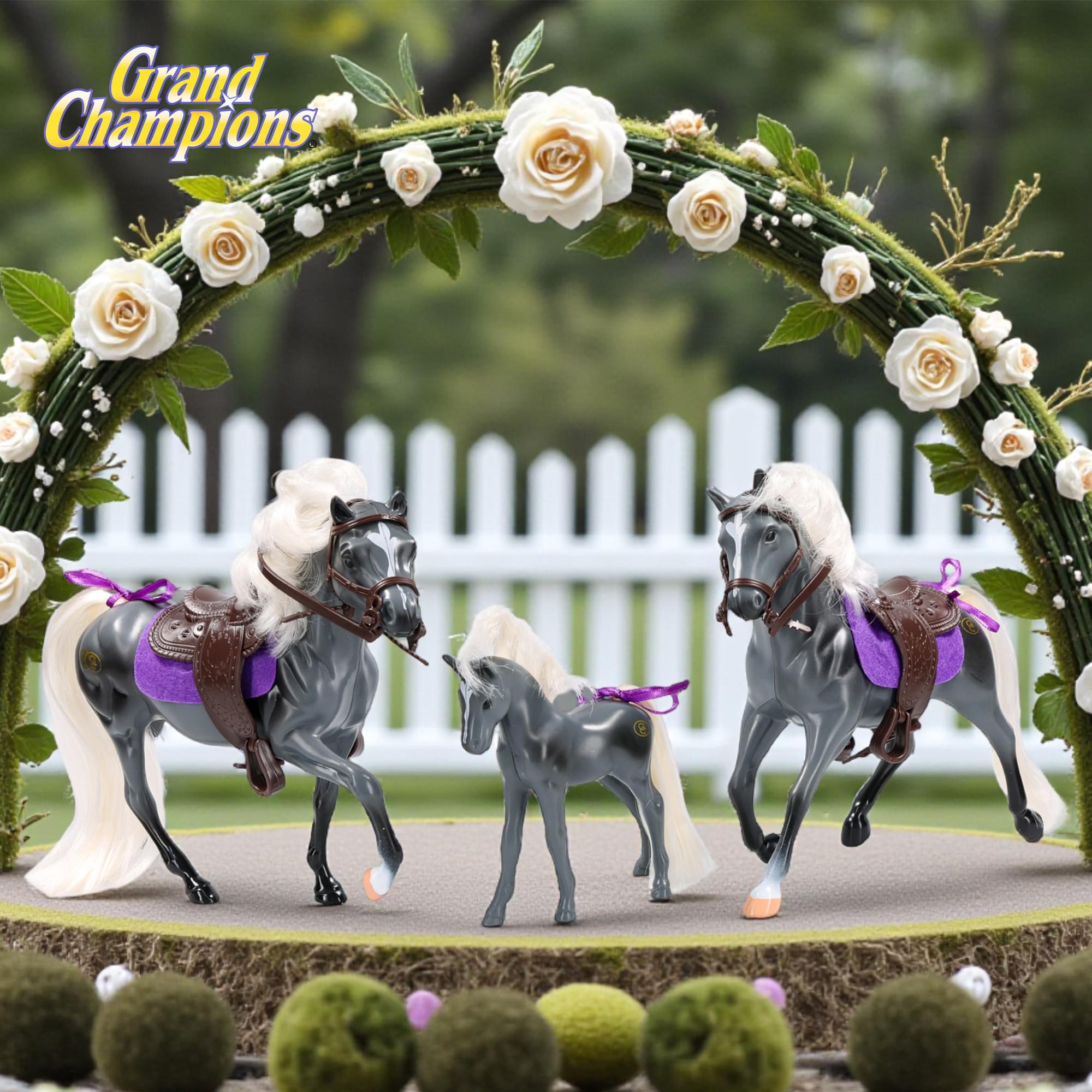 Grand Champions Saddlebred Family Horse Figure Set Of 3 | Grey Saddlebred