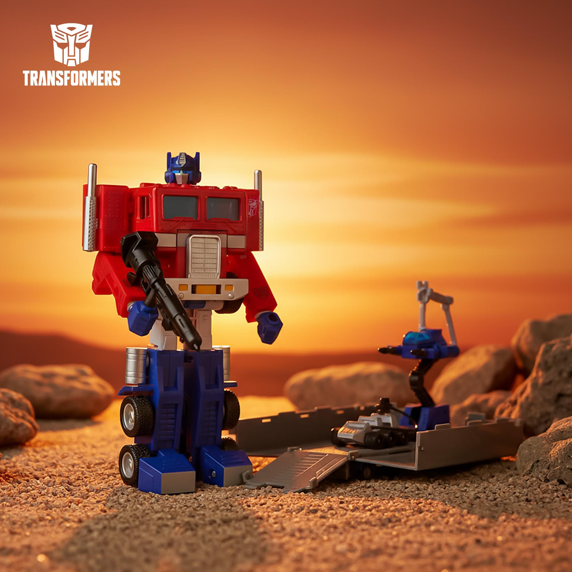 Transformers 6-Inch Retro G1 Optimus Prime Action Figure