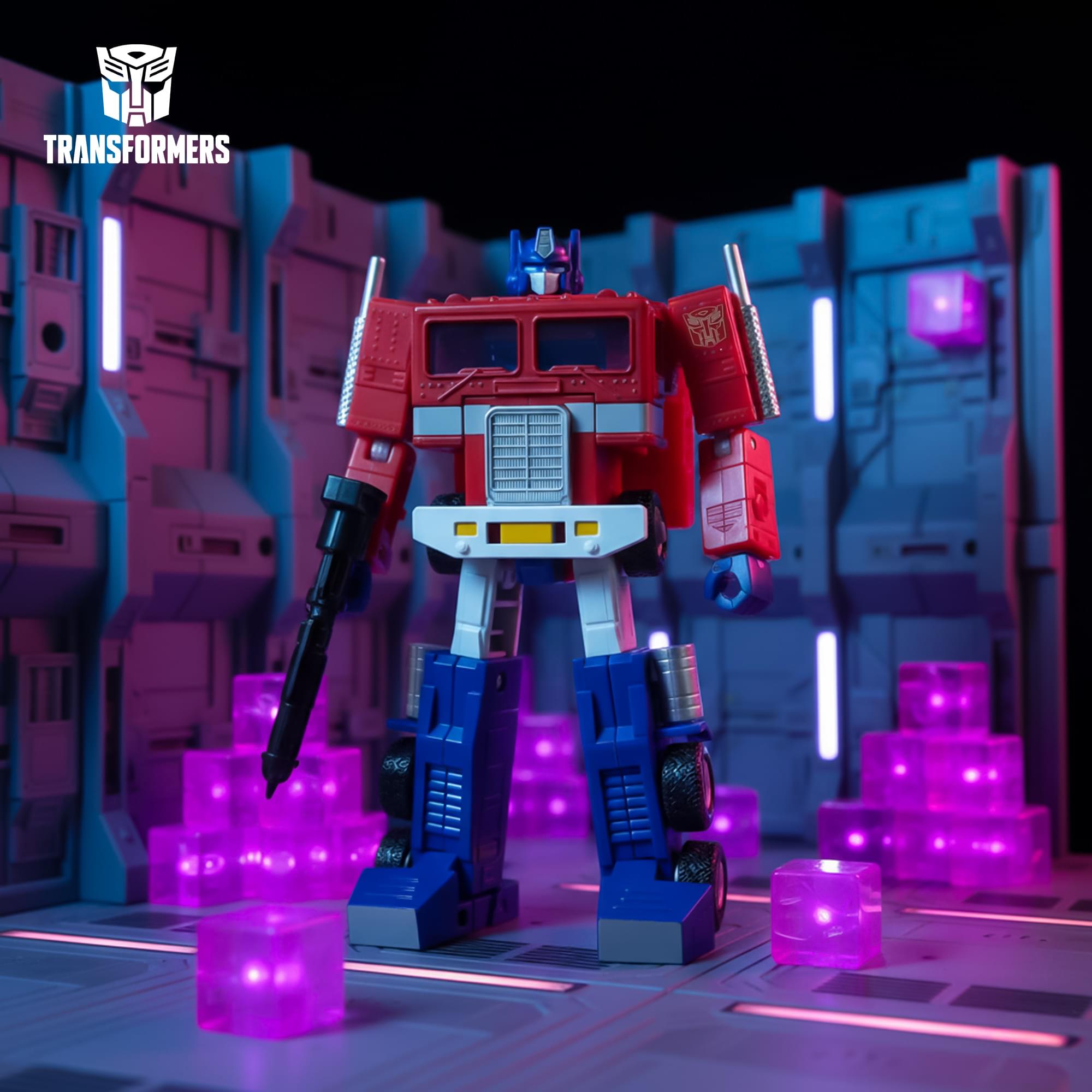 Transformers 6-Inch Retro G1 Optimus Prime Action Figure