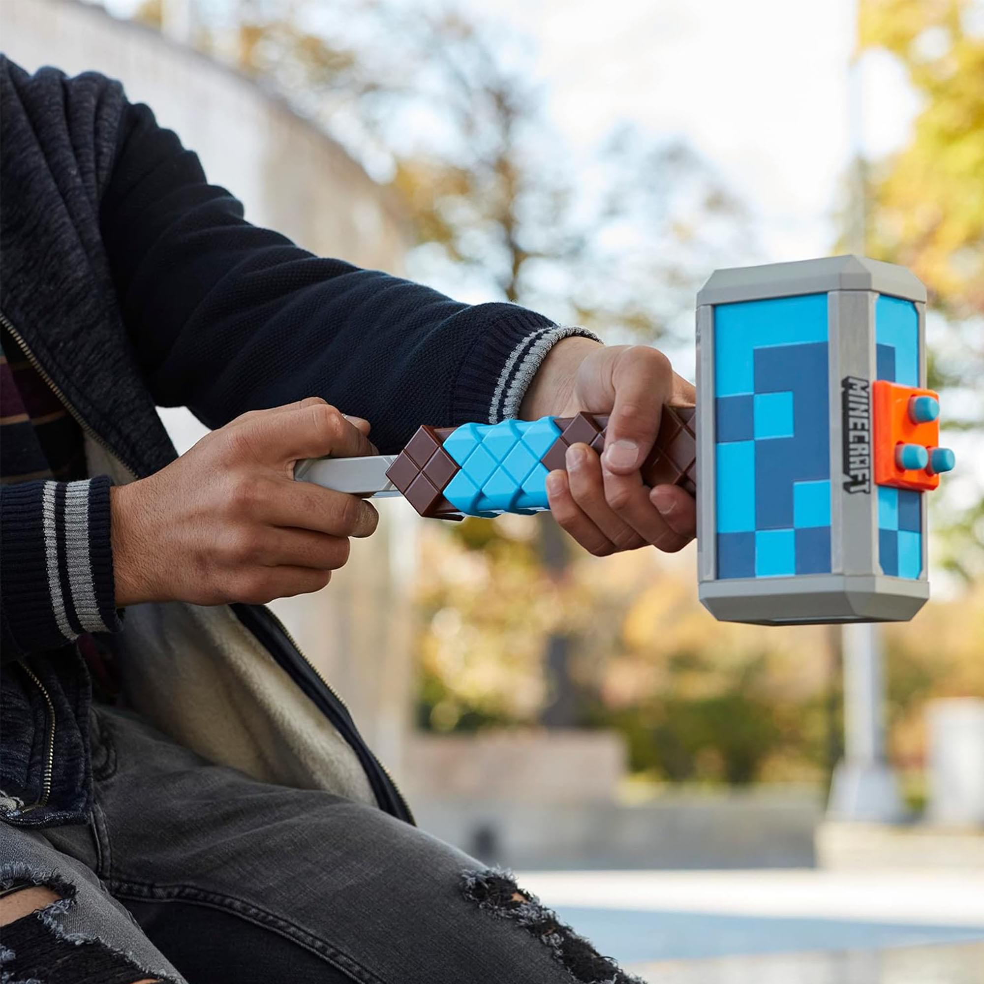 Minecraft Nerf Stormlander Dart-Blasting Hammer