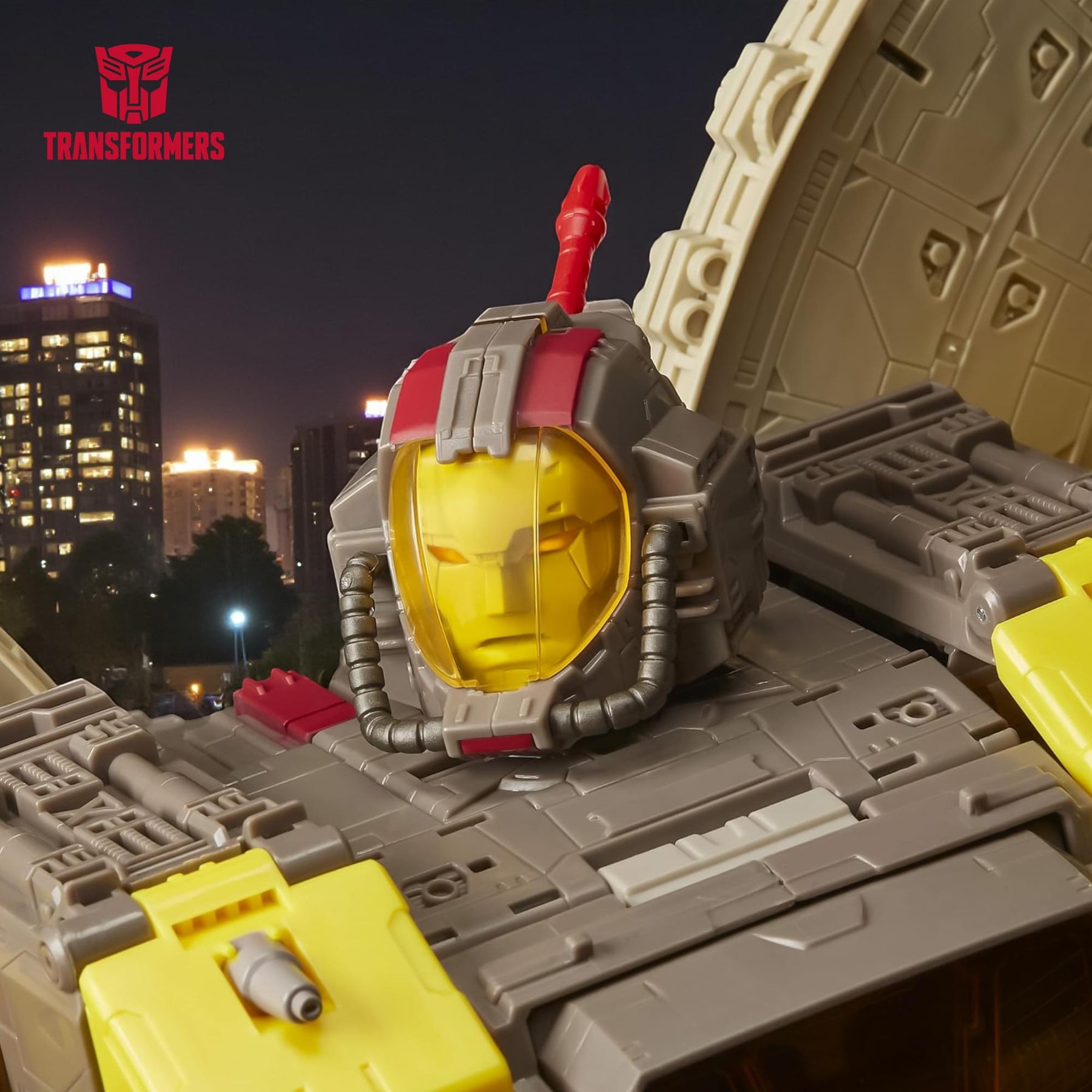 Transformers War For Cybertron: Siege WFC-S29 Omega Supreme Figure