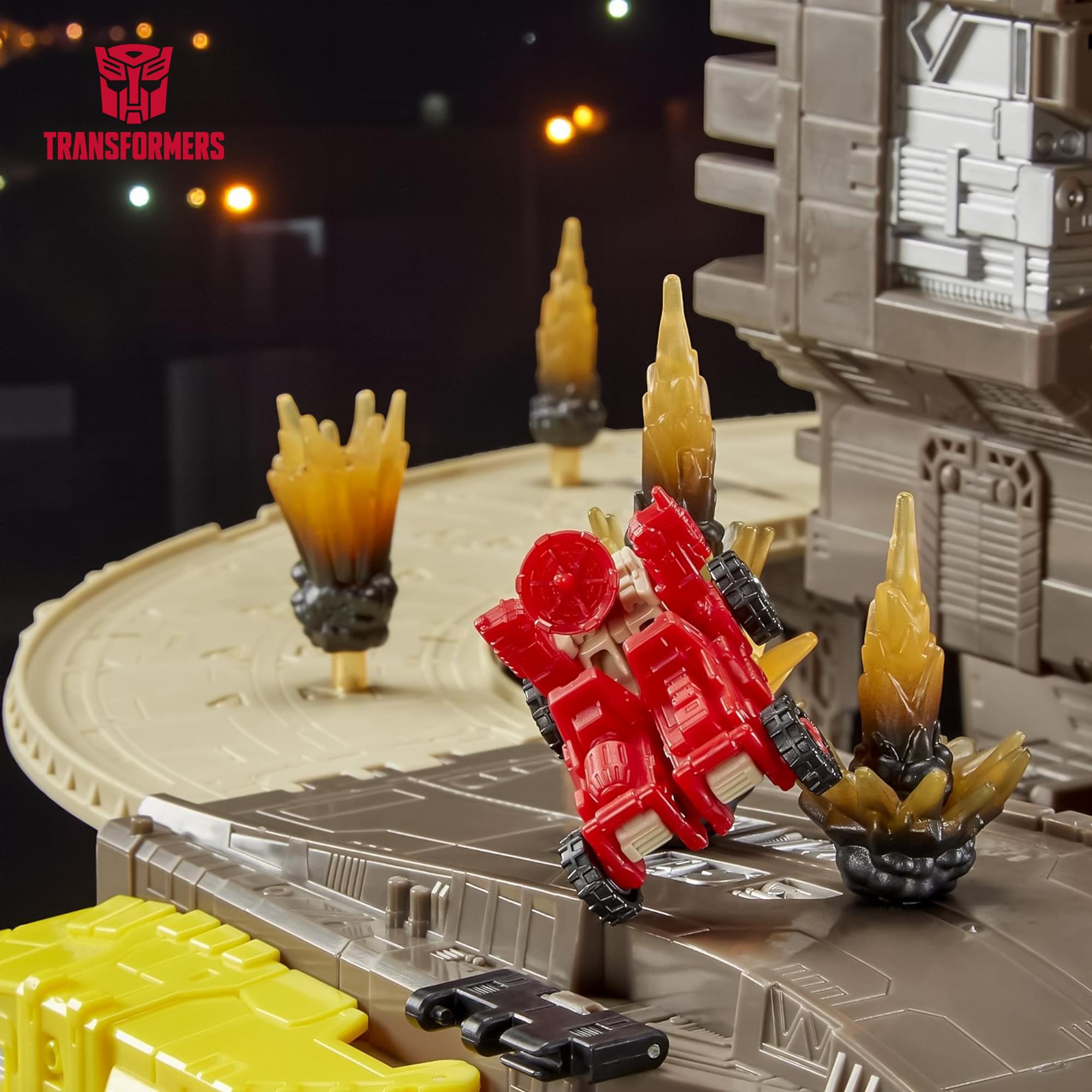 Transformers War For Cybertron: Siege WFC-S29 Omega Supreme Figure
