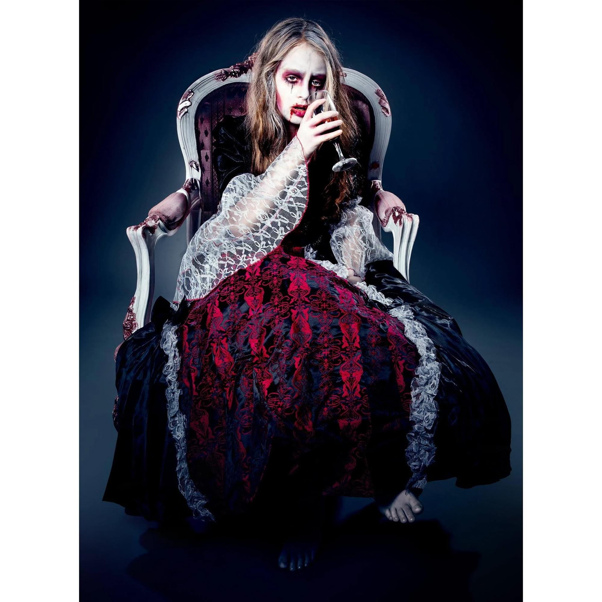 Vampiress of Versailles Deluxe Child Costume