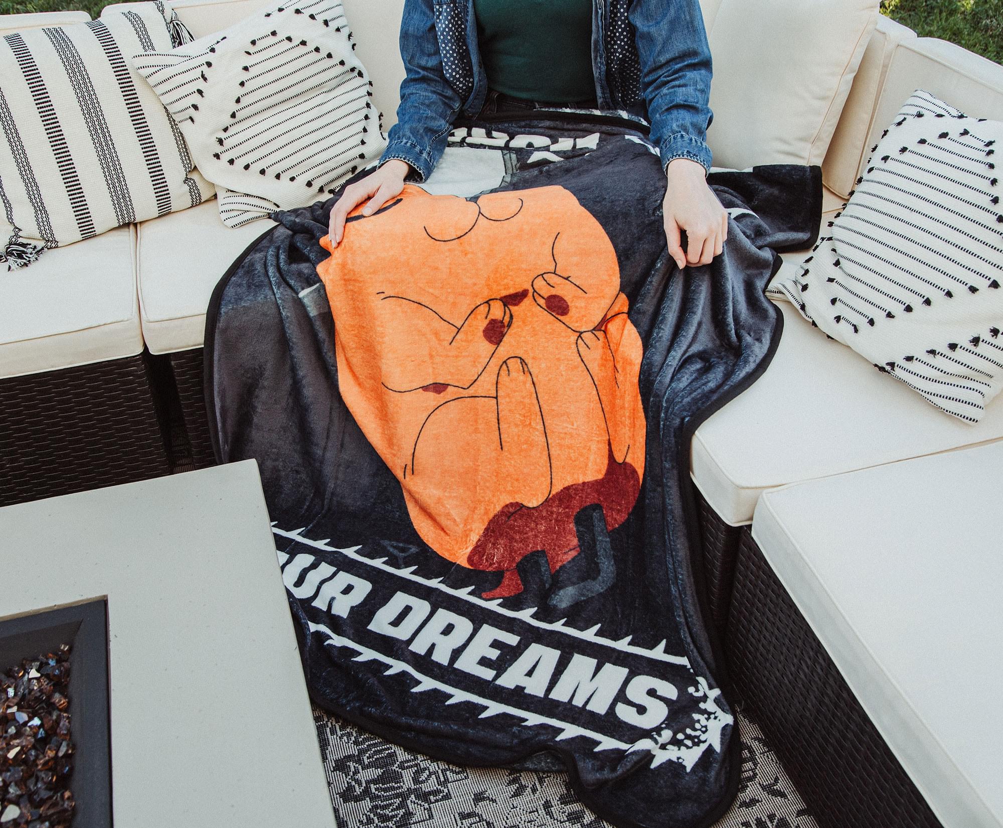 Chainsaw Man Pochita "Show Me Your Dreams" Fleece Throw Blanket | 45 x 60 Inches