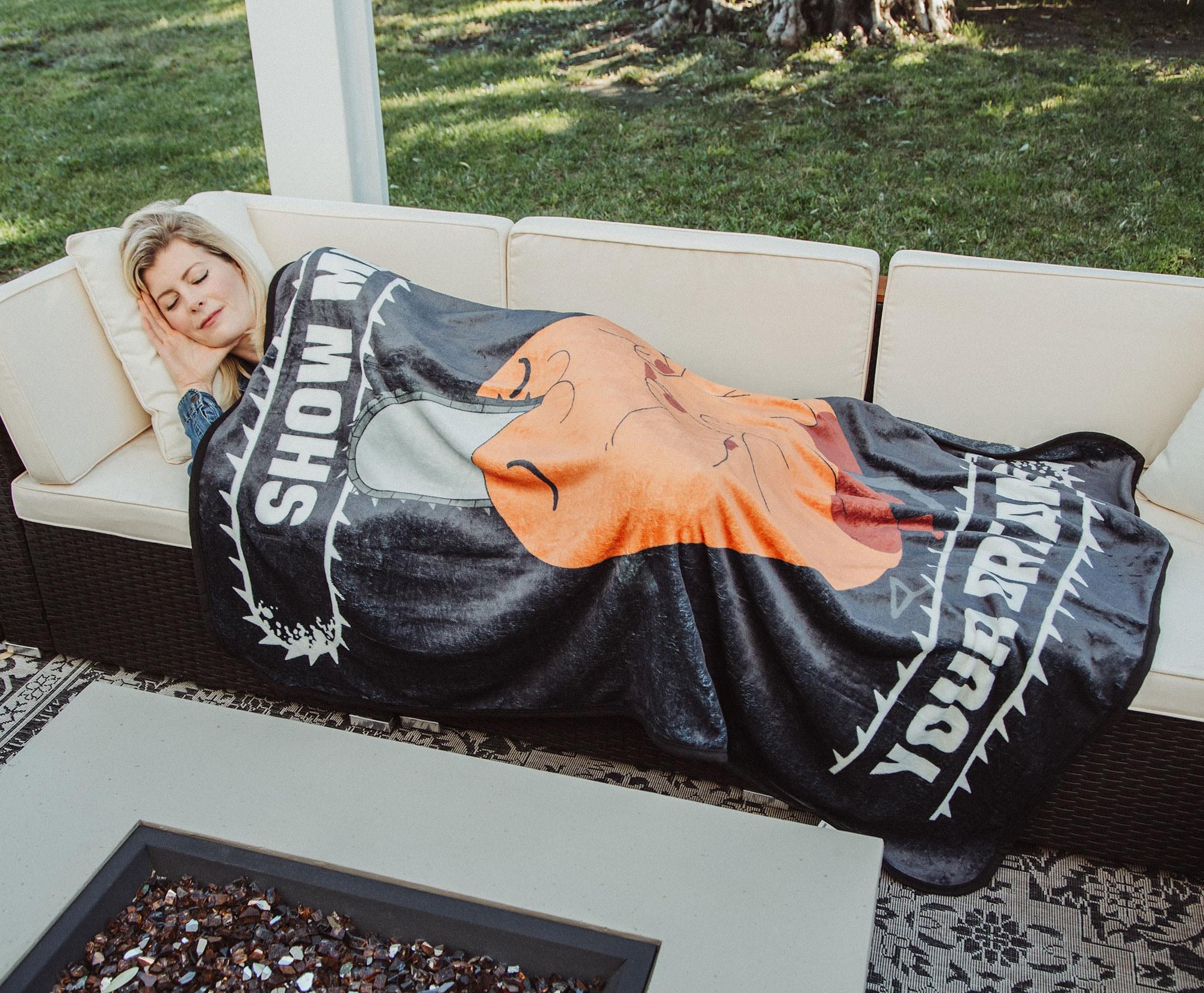Chainsaw Man Pochita "Show Me Your Dreams" Fleece Throw Blanket | 45 x 60 Inches