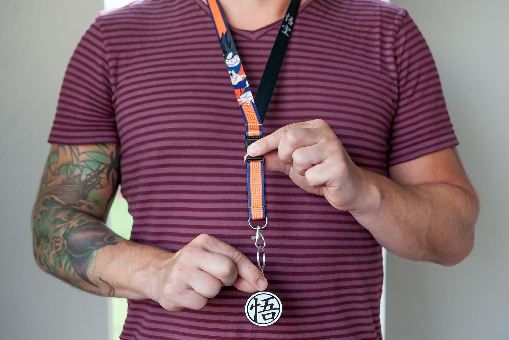 Dragon Ball Z Goku Collector Looksee Box | Includes 5 Themed Collectibles