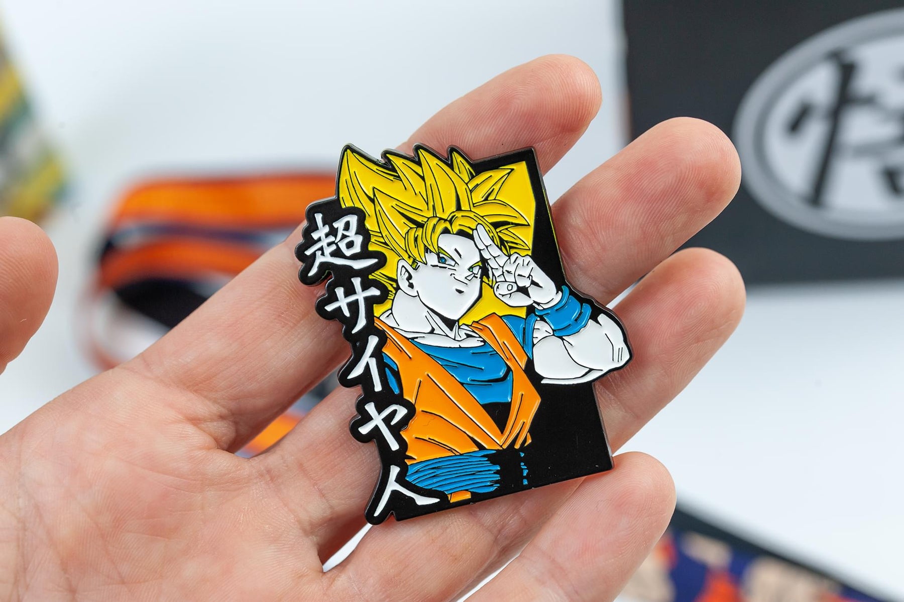 Dragon Ball Z Goku Collector Looksee Box | Includes 5 Themed Collectibles