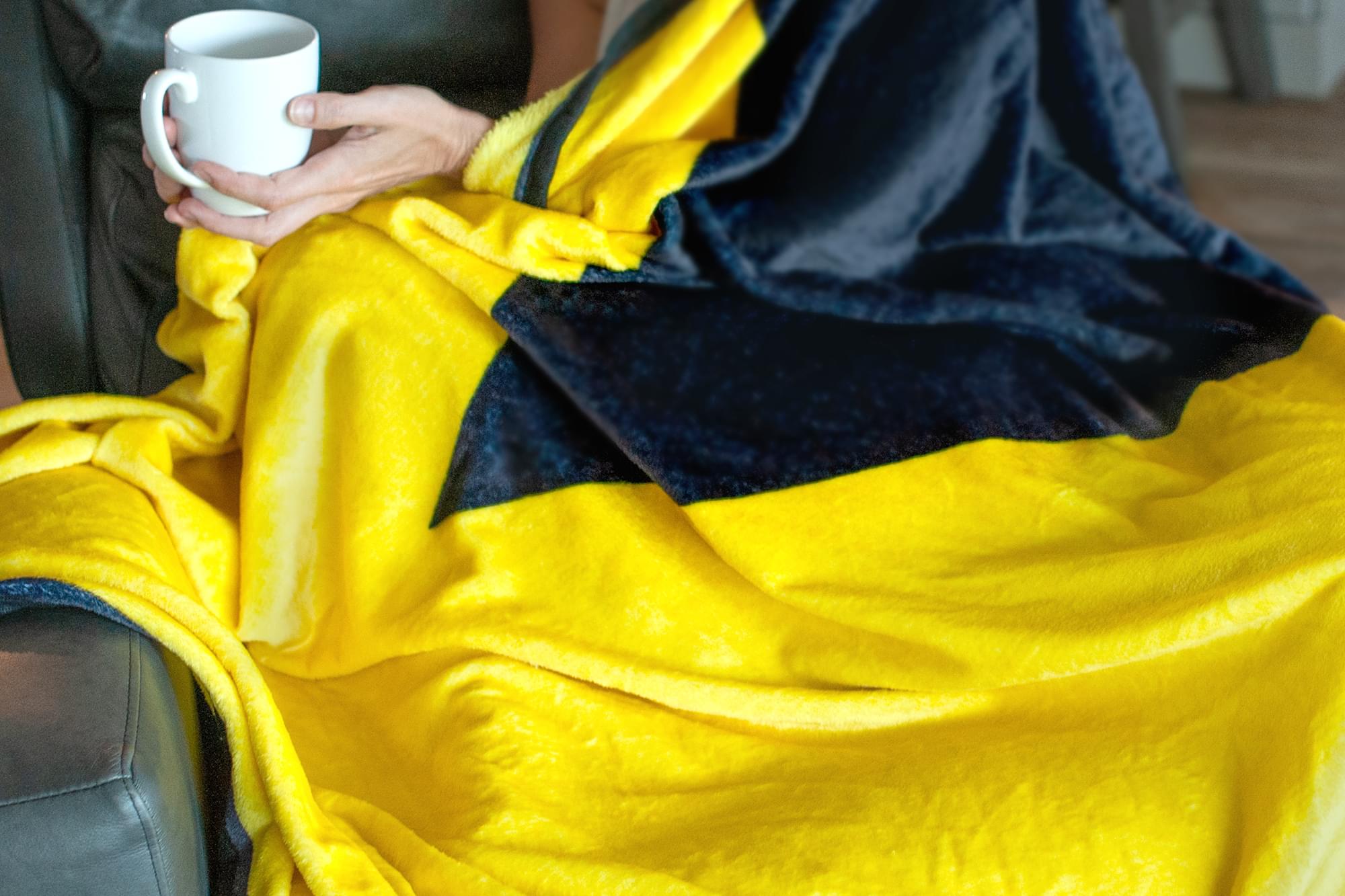 PAC-MAN Large Round Fleece Throw Blanket | 60-Inch Diameter
