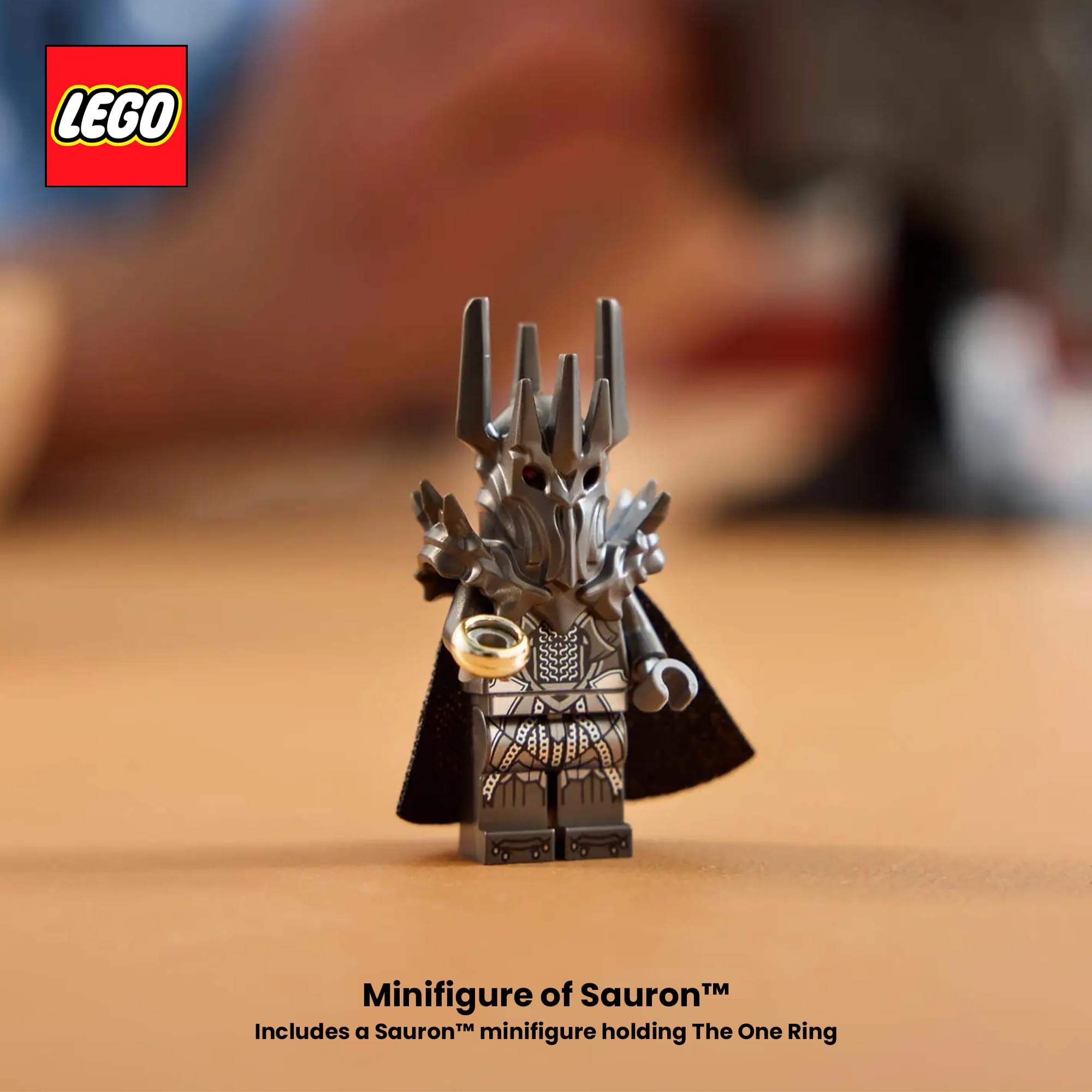 The Lord of The Rings LEGO Icons 11373 Sauron's Helmet 538-Piece Building Set
