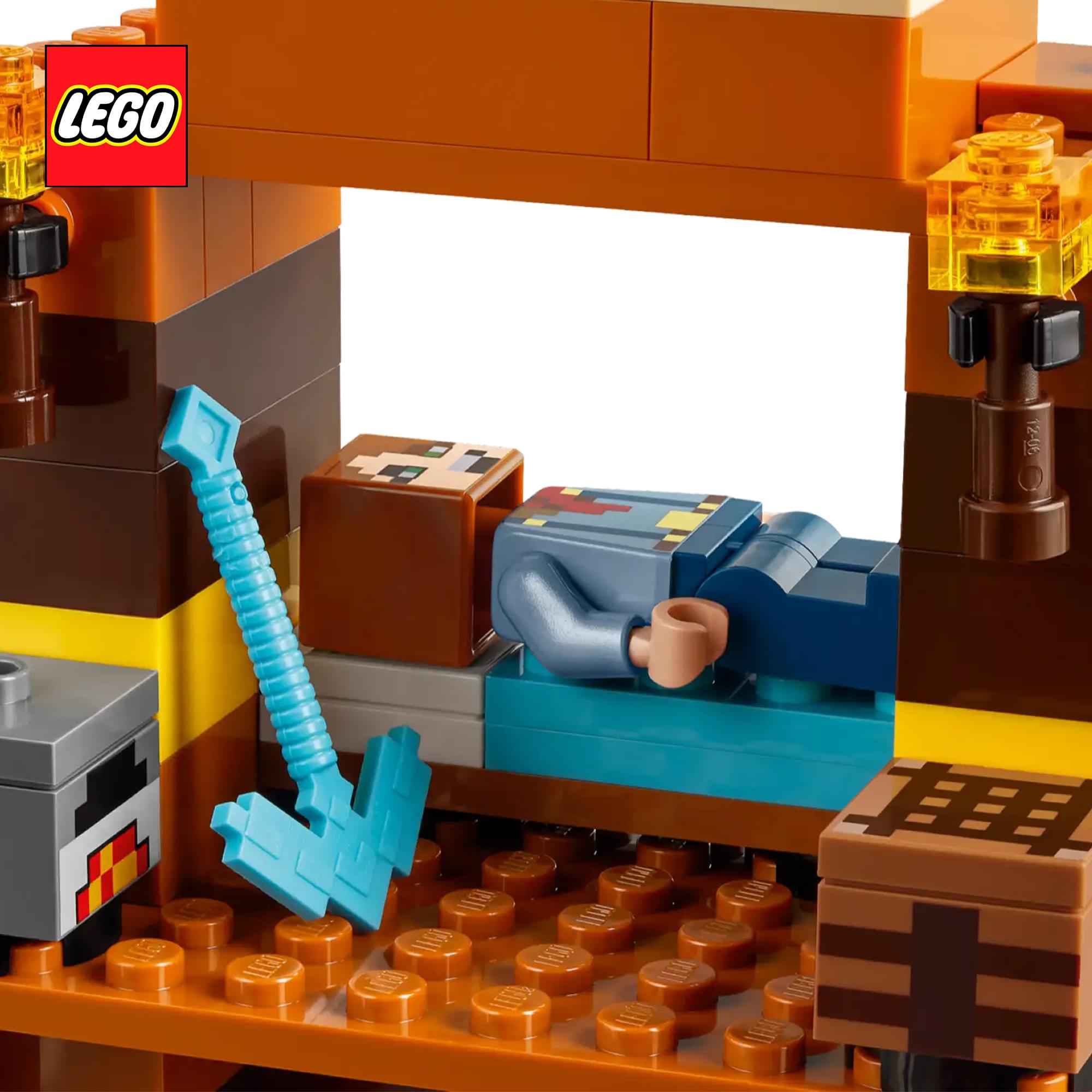 Minecraft LEGO 21263 The Badlands Mineshaft 538-Piece Building Set