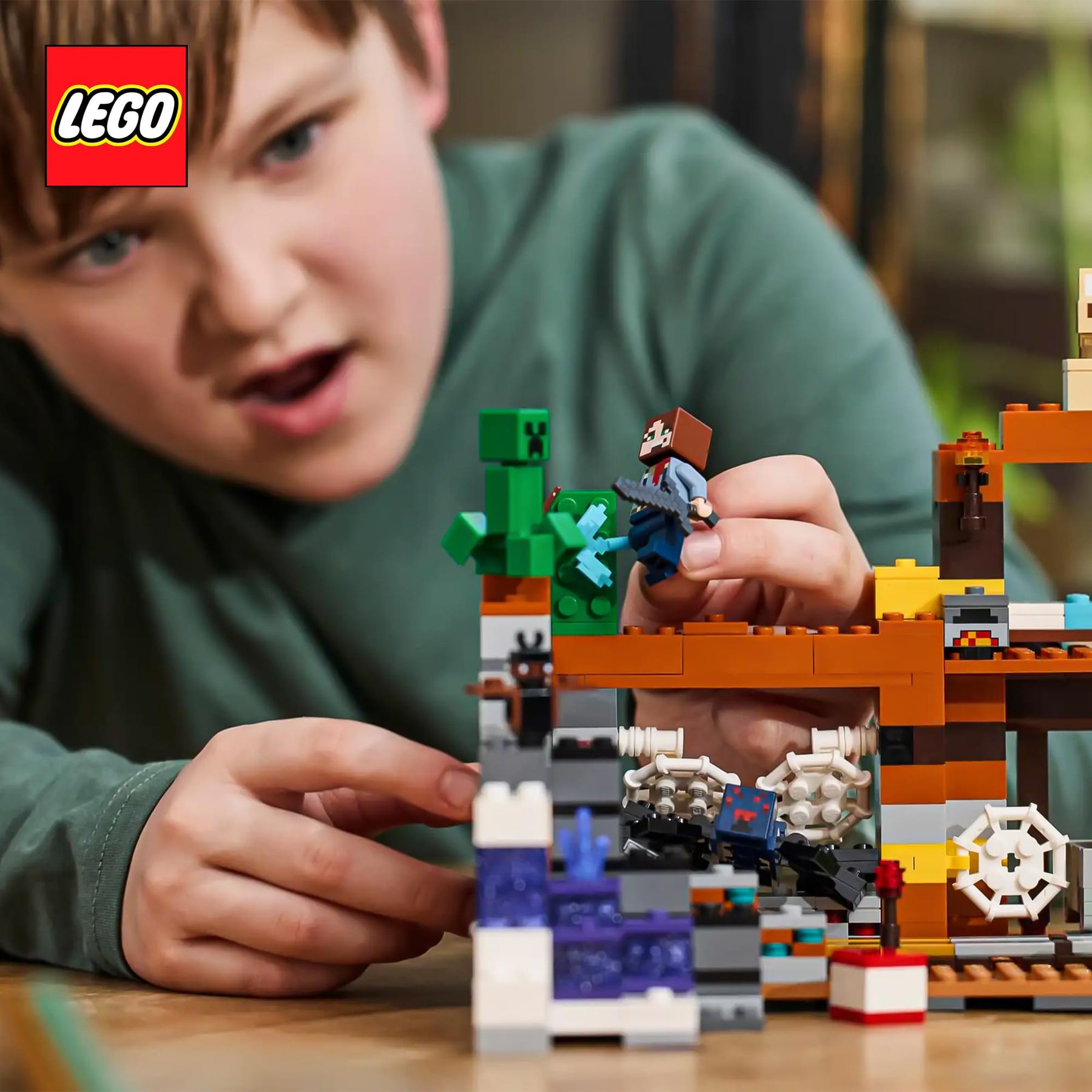 Minecraft LEGO 21263 The Badlands Mineshaft 538-Piece Building Set