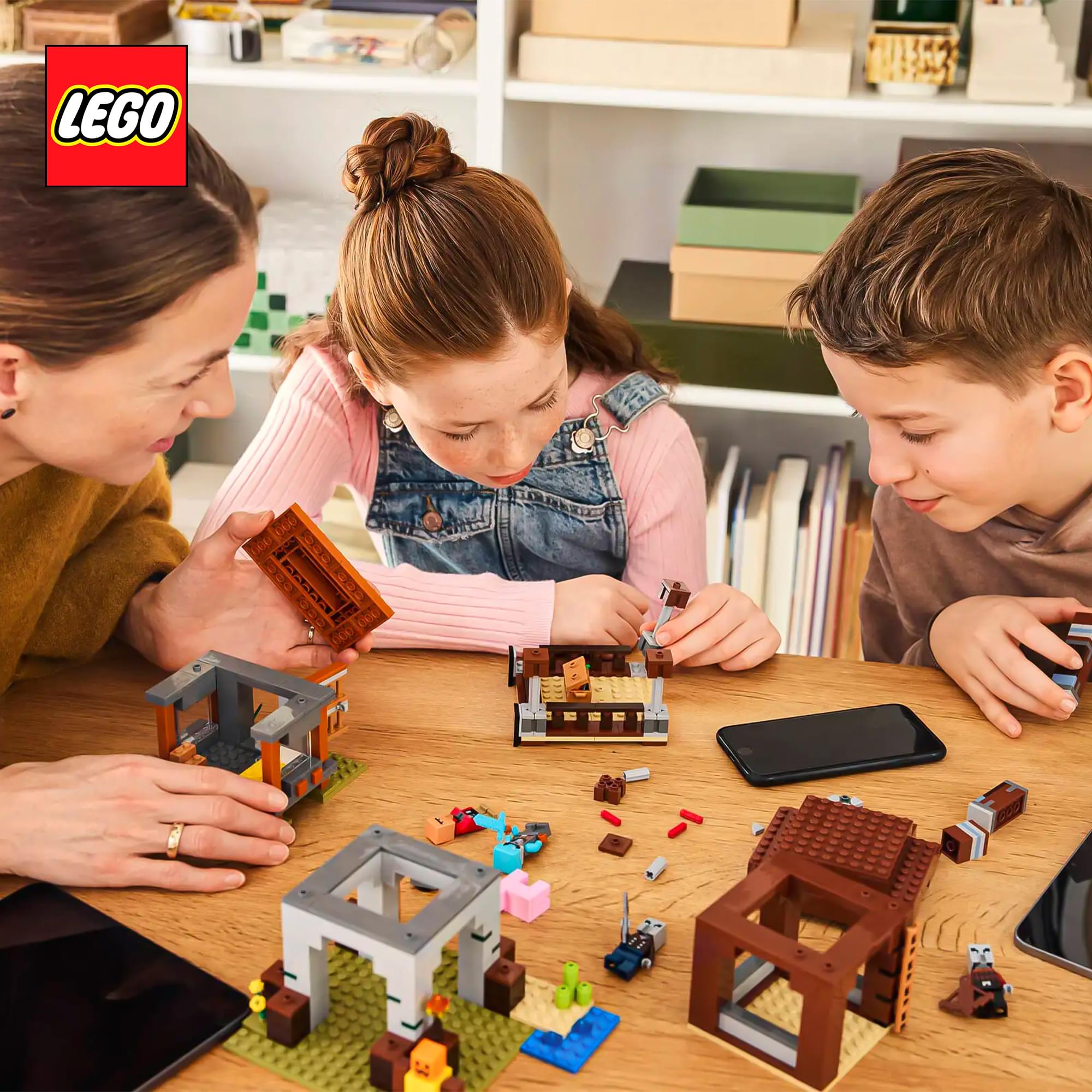 Minecraft LEGO 21278 The Pillager Outpost and Ravager 665-Piece Building Set
