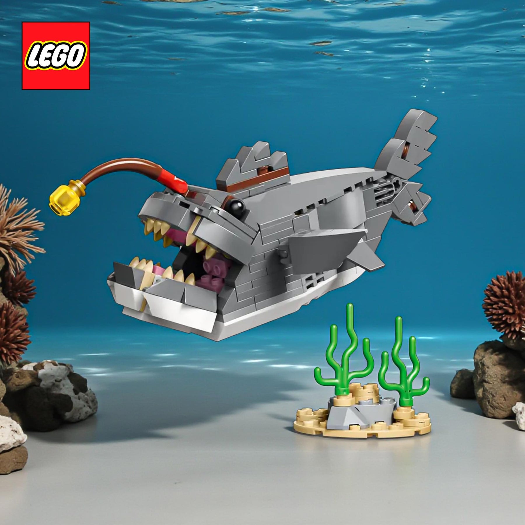 LEGO Creator 3 In 1 31381 Shark With Treasure Chest 379-Piece Building Set